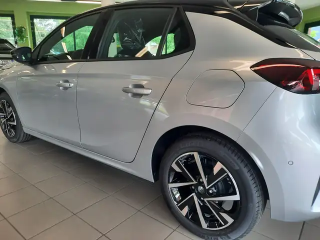 Opel Corsa view 9