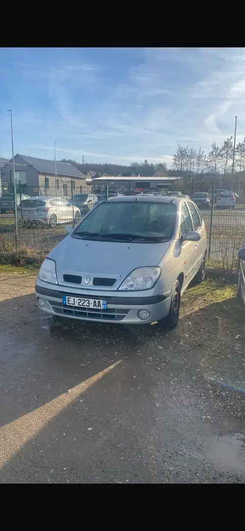 Renault Scenic Scénic 1.6i 16V RXT - 1