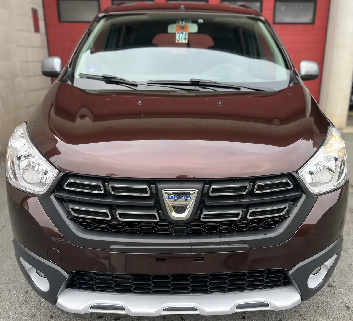 Dacia Lodgy Stepway 1.2 TCe Explorer 7pl + CAMÉRA + NAV Bruin - 2