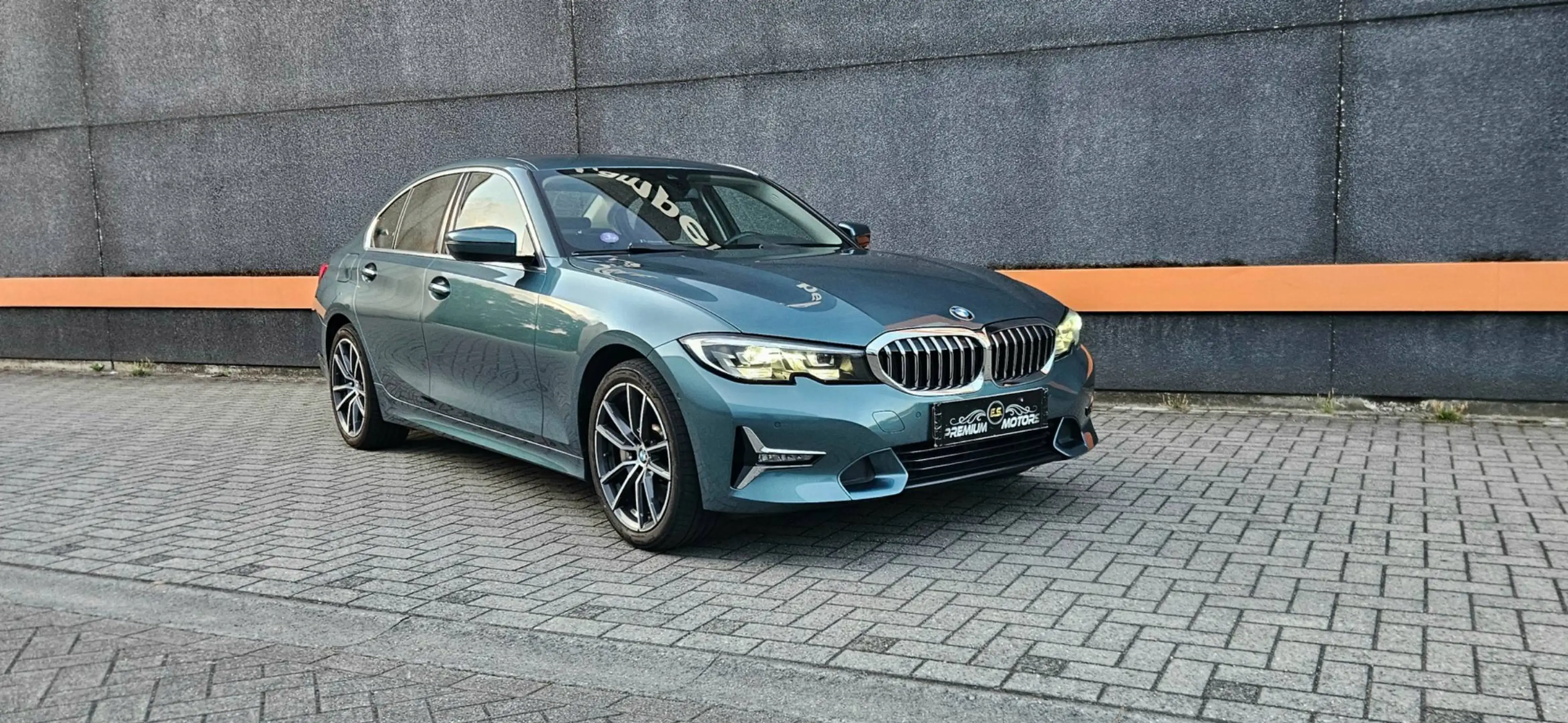 BMW 330 e  LUXURY LINE  EXCLUSIEIF BLEU RIDGE METTALIC/FULL OPTION IN NIEUWSTAAT — photo 4