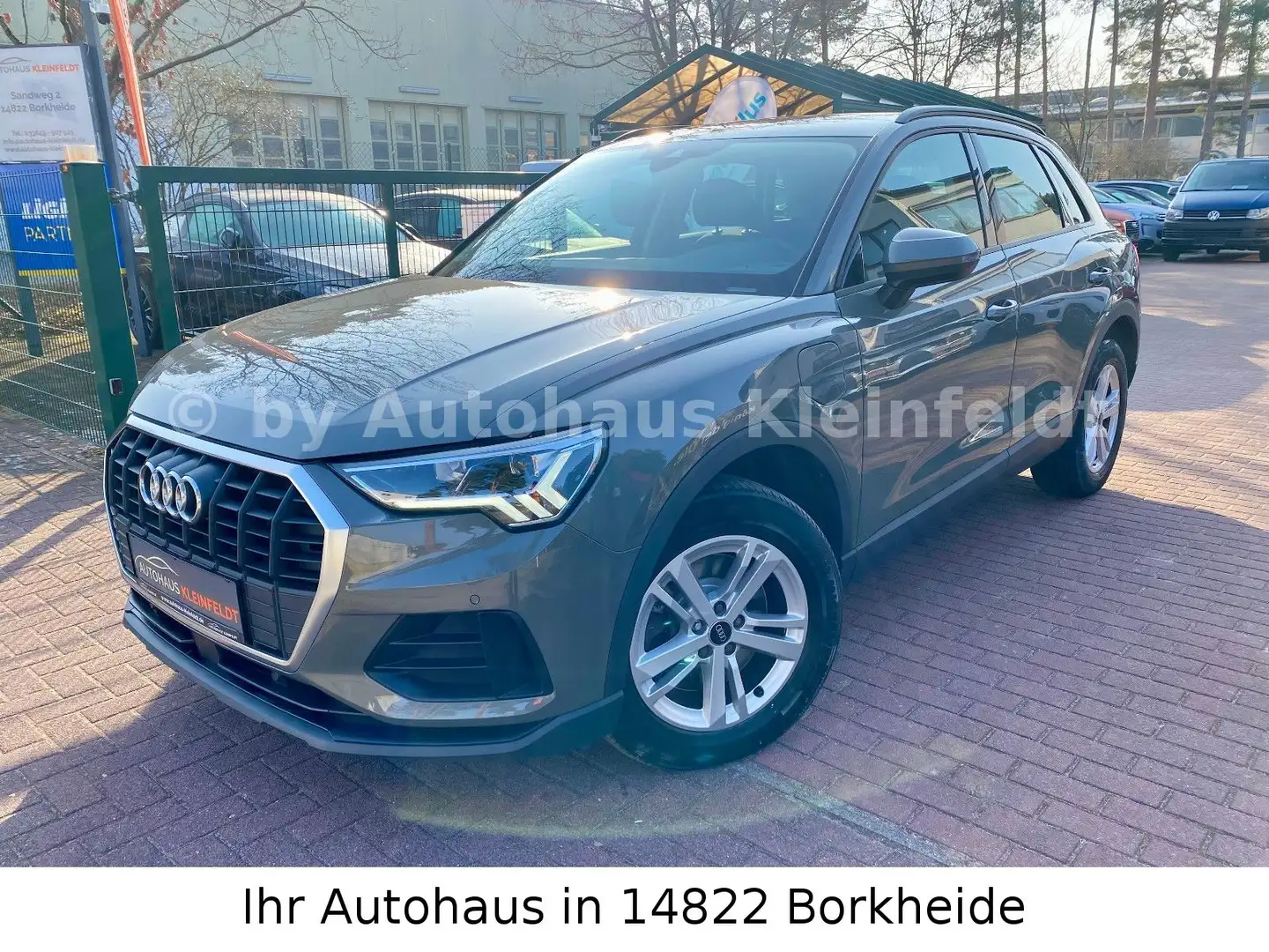 Audi Q3 45 TFSI e |LED|AHK|NAVI|ACC|LANE&SIDE ASSIST Grau - 2