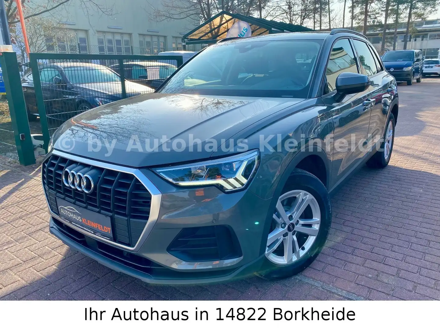 Audi Q3 45 TFSI e |LED|AHK|NAVI|ACC|LANE&SIDE ASSIST Grau - 1