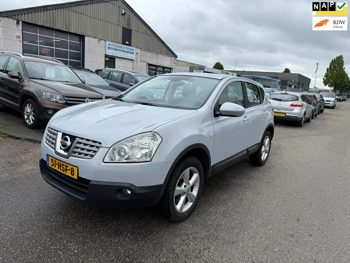 Nissan Qashqai 1.6 Acenta Clima Bj:2009 NAP! Grijs - 1
