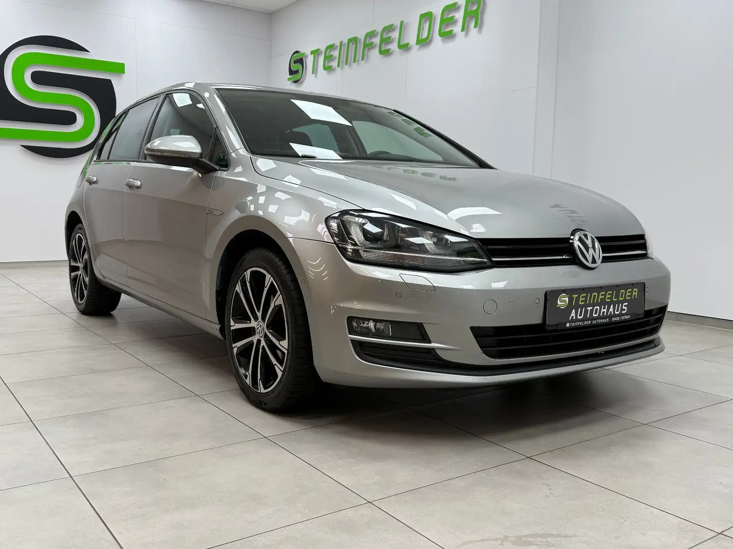 Volkswagen Golf VII 1.4 TSI CUP  BI-XENON / TEMPOMAT / AHK Argent - 1