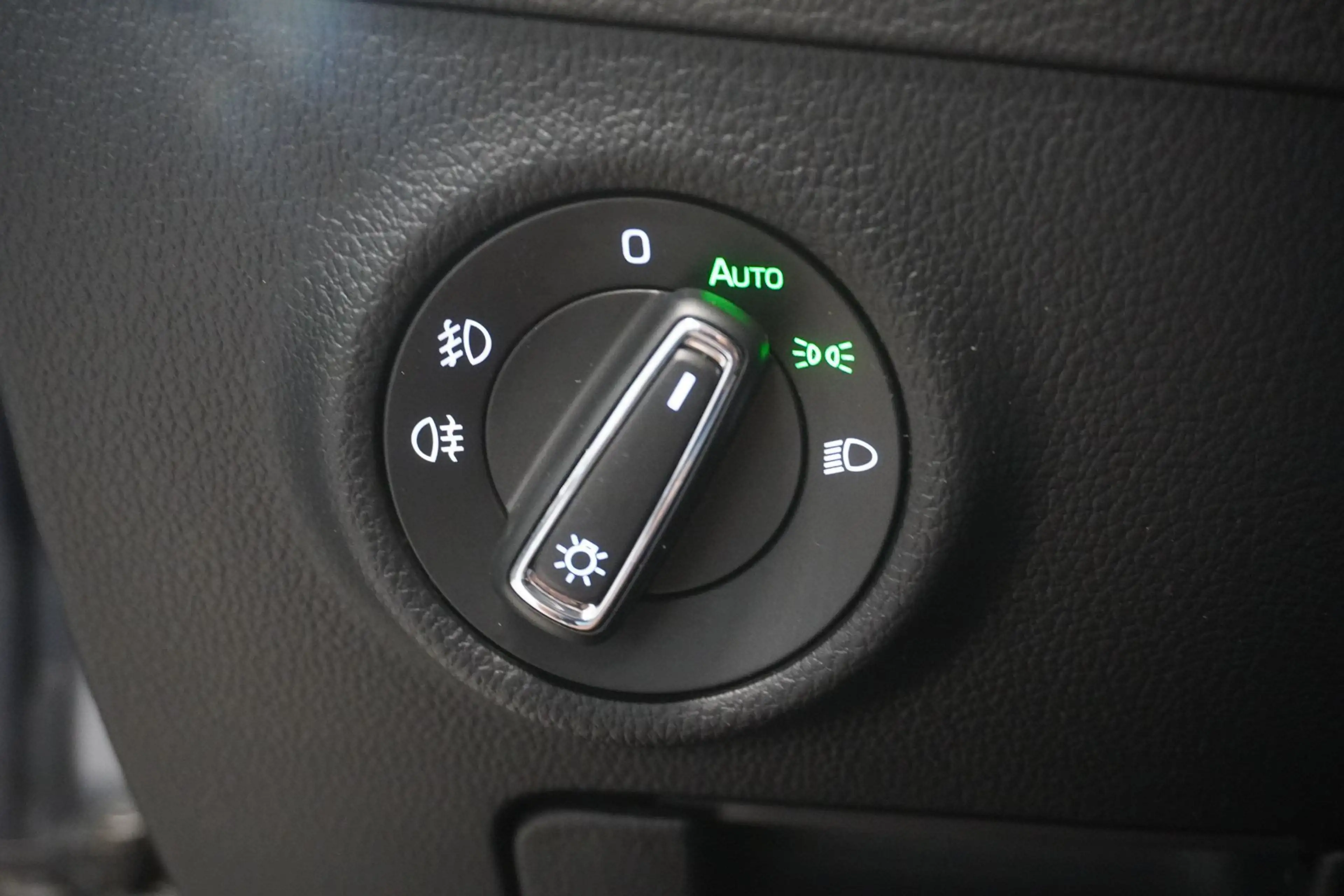 Skoda Superb 2.0TDI DSG Virtual/Kamera/Navi — photo 14
