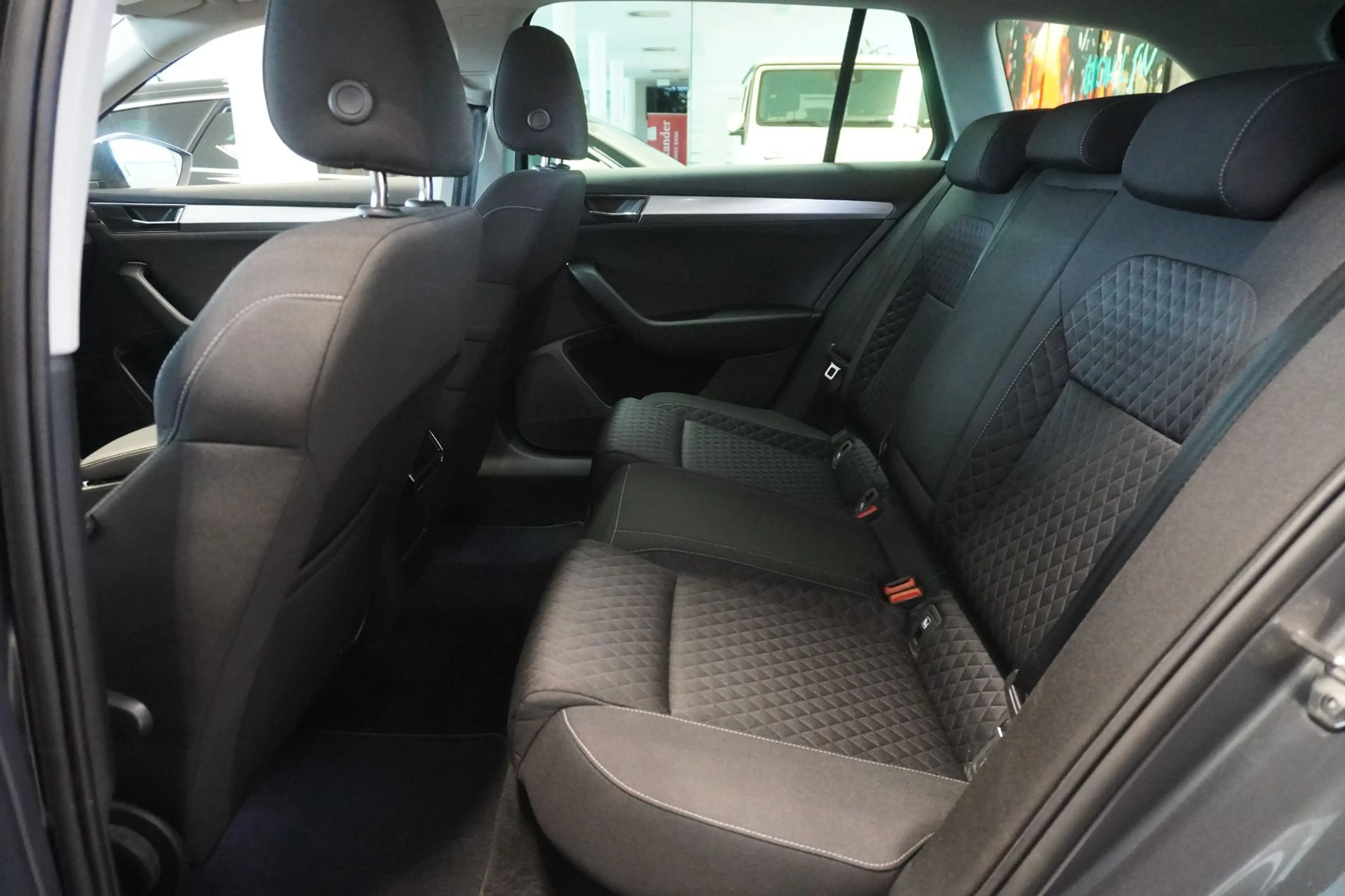 Skoda Superb 2.0TDI DSG Virtual/Kamera/Navi — photo 9