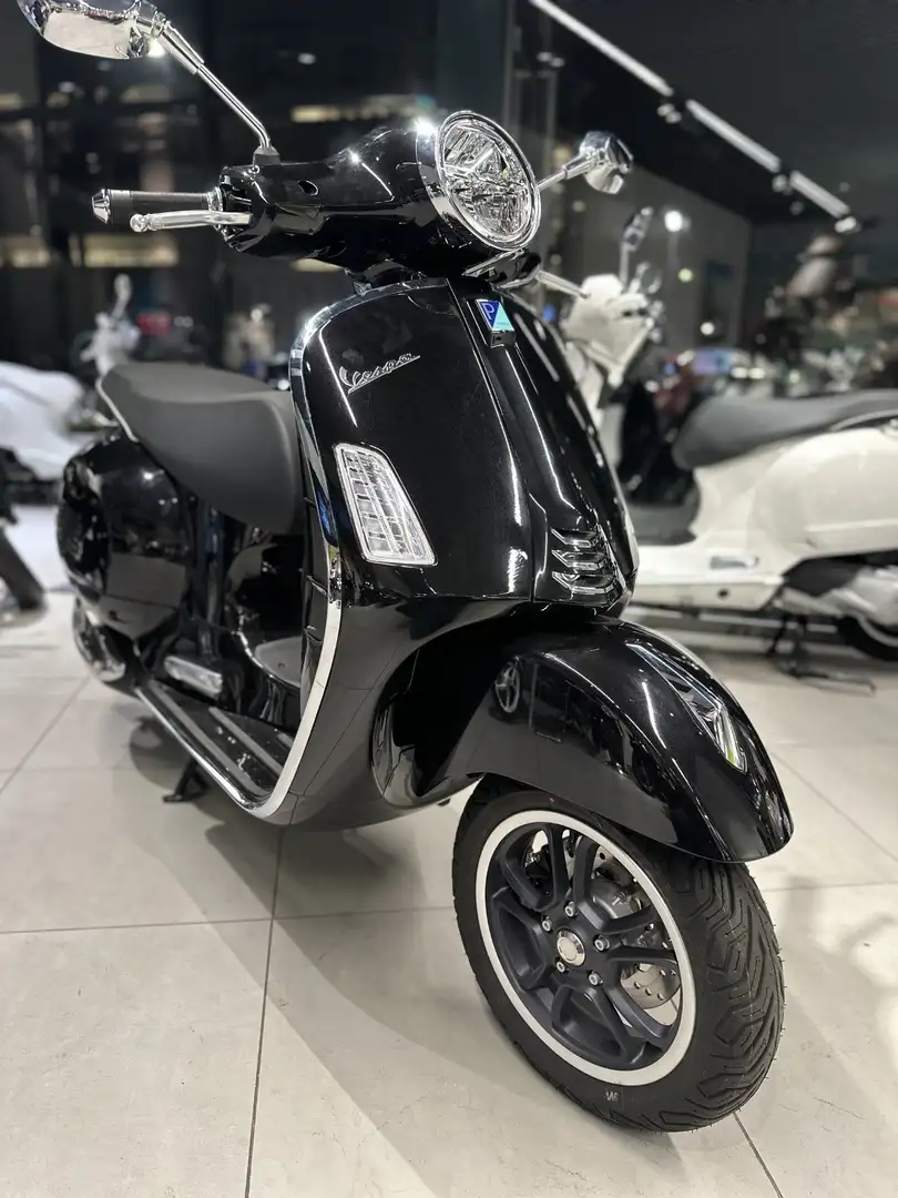 Vespa GTS 125 ABS ASR LED Negru - 2