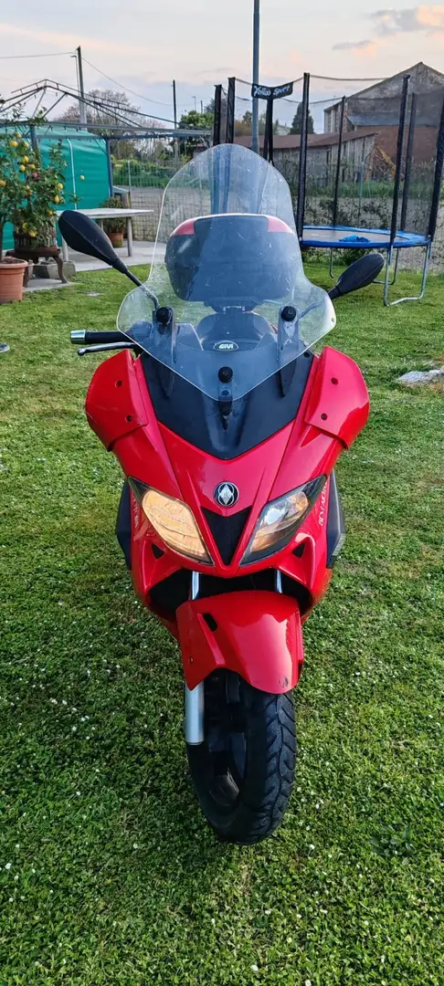 Gilera Nexus 300 Rot - 1