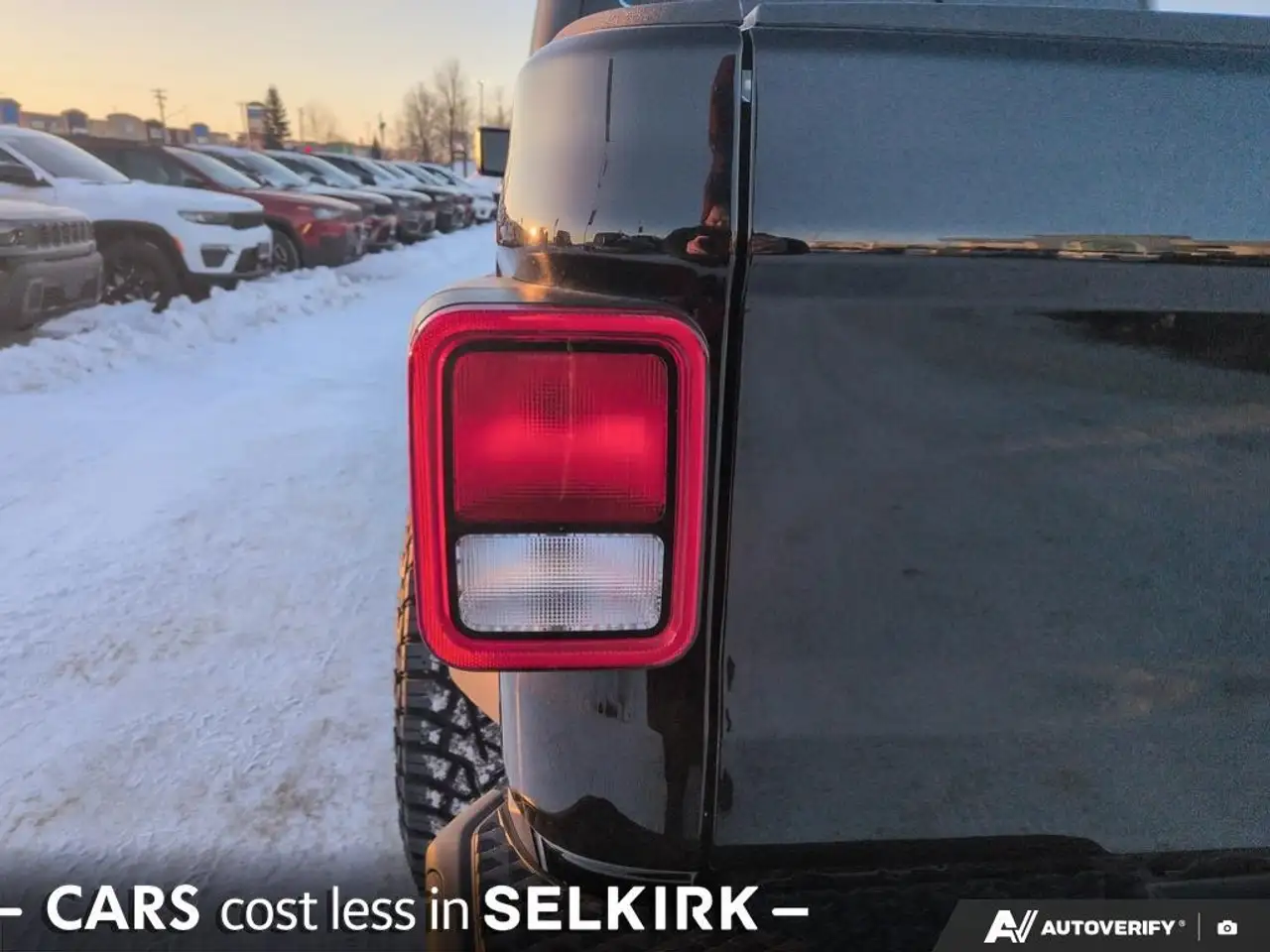 Jeep Gladiator photo Jeep Gladiator