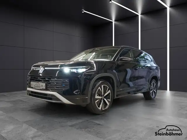 Volkswagen Tayron view 2