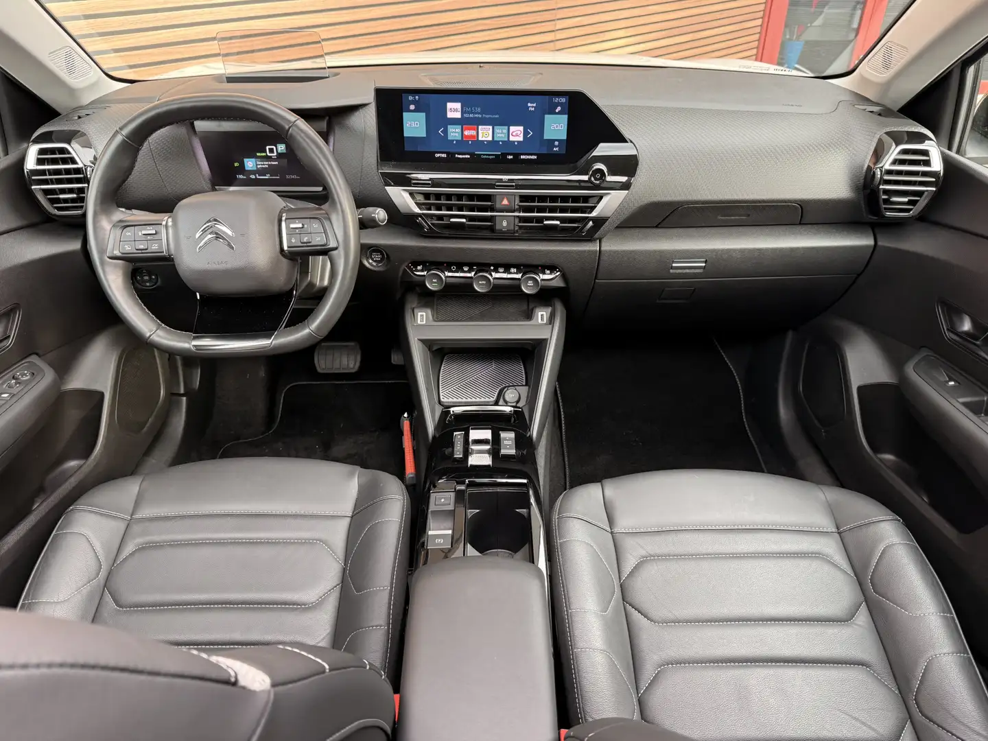 Citroen E-C4 Electric Shine Pack Business 50 kWh Schuifdak / Navi / Mass Blanc - 2