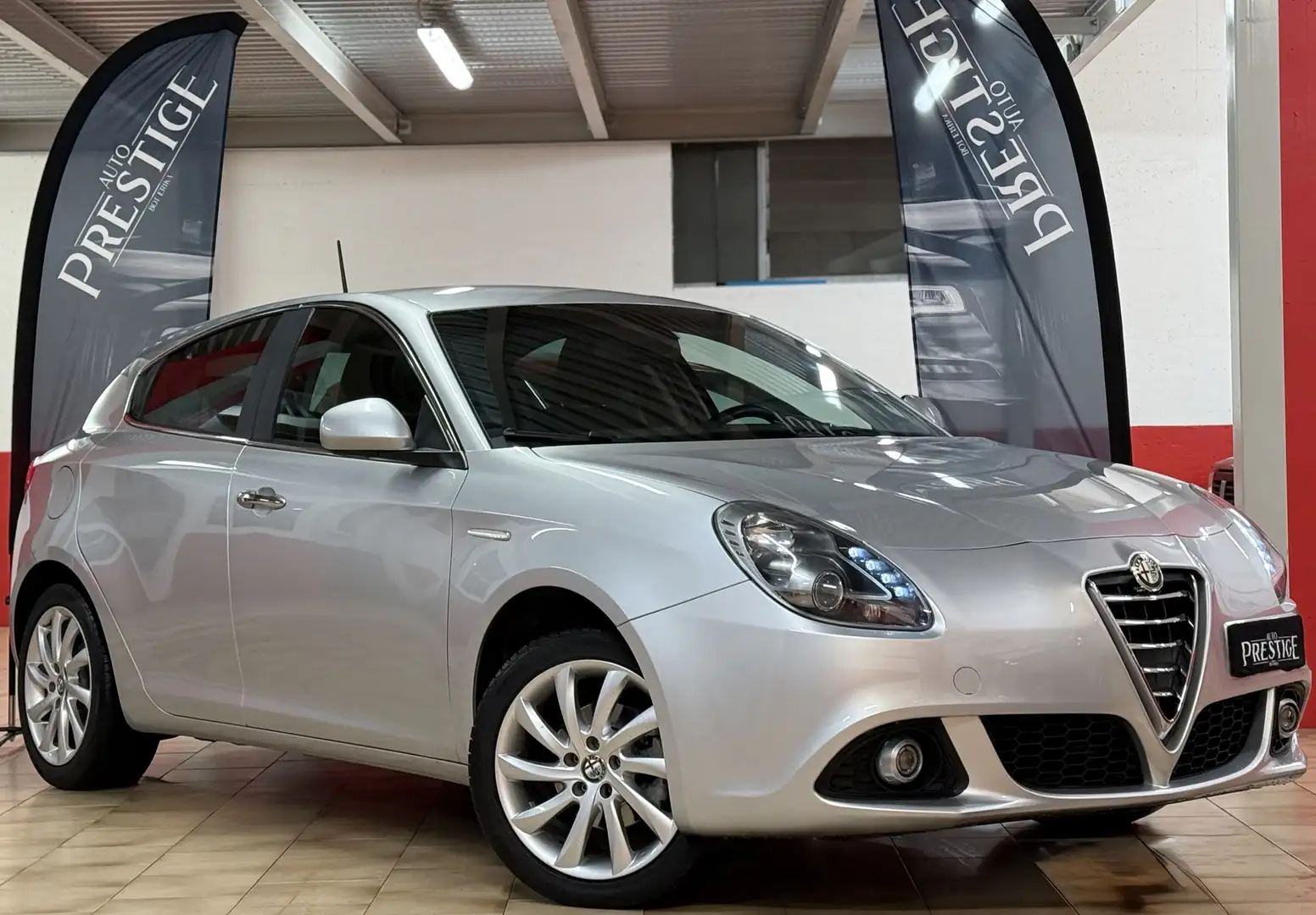 Alfa Romeo Giulietta Giulietta 1.4 t. Giulietta 120cv Gris - 1