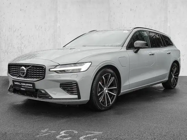 Volvo V60 view 2