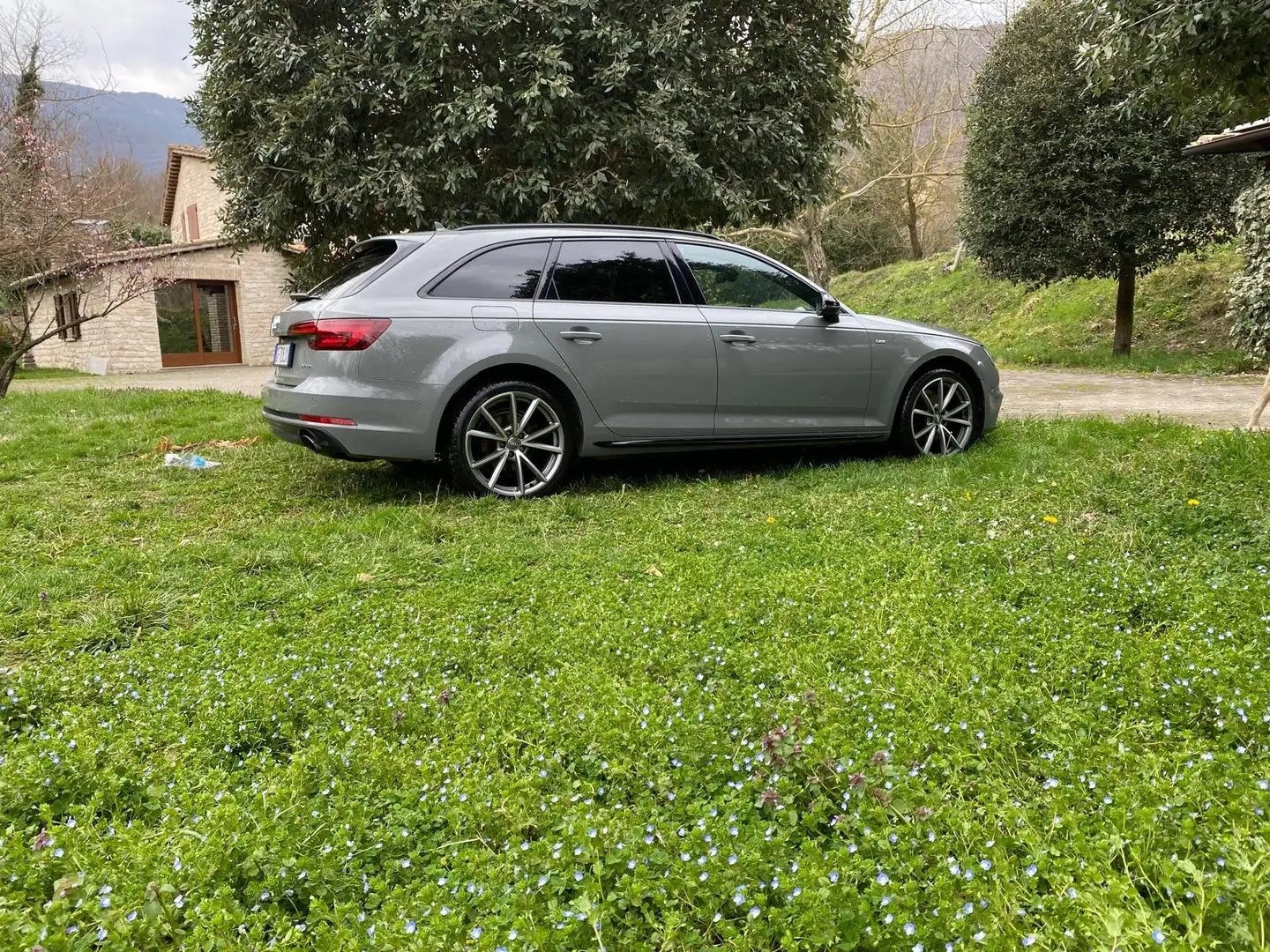 Audi A4 A4 Avant 2.0 tfsi g-tron S line edition stronic Grigio - 1