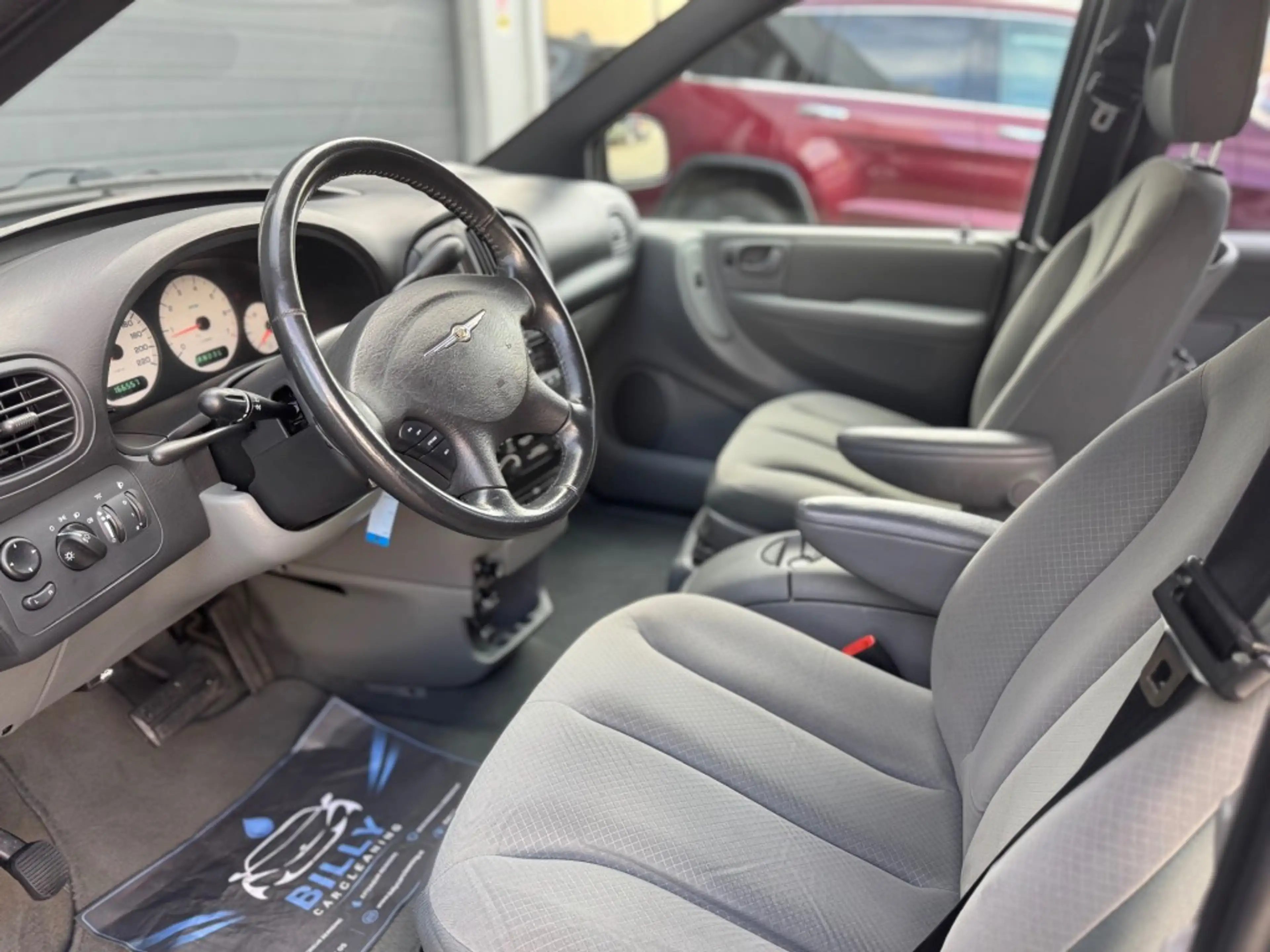 Chrysler Voyager 3.3i SE LUXE — photo 11