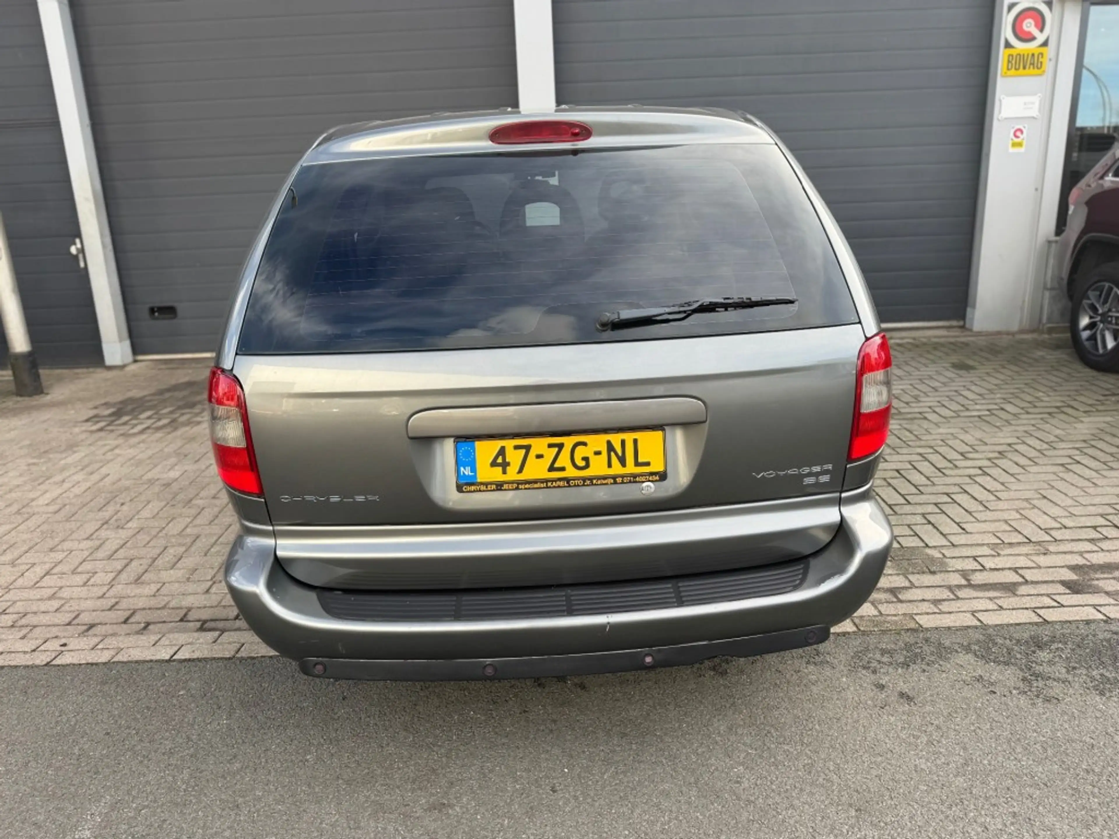Chrysler Voyager 3.3i SE LUXE — photo 8
