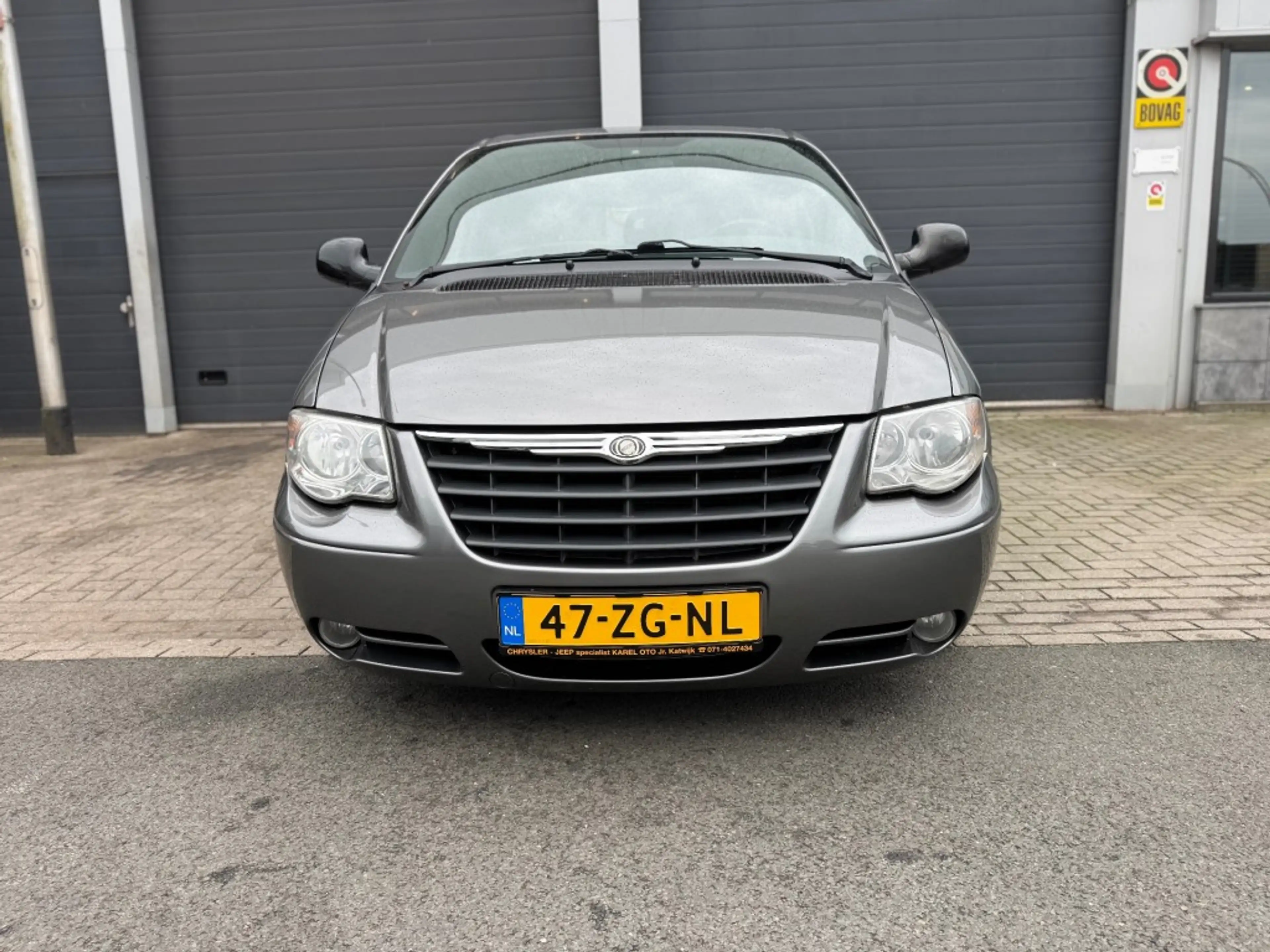 Chrysler Voyager 3.3i SE LUXE — photo 7