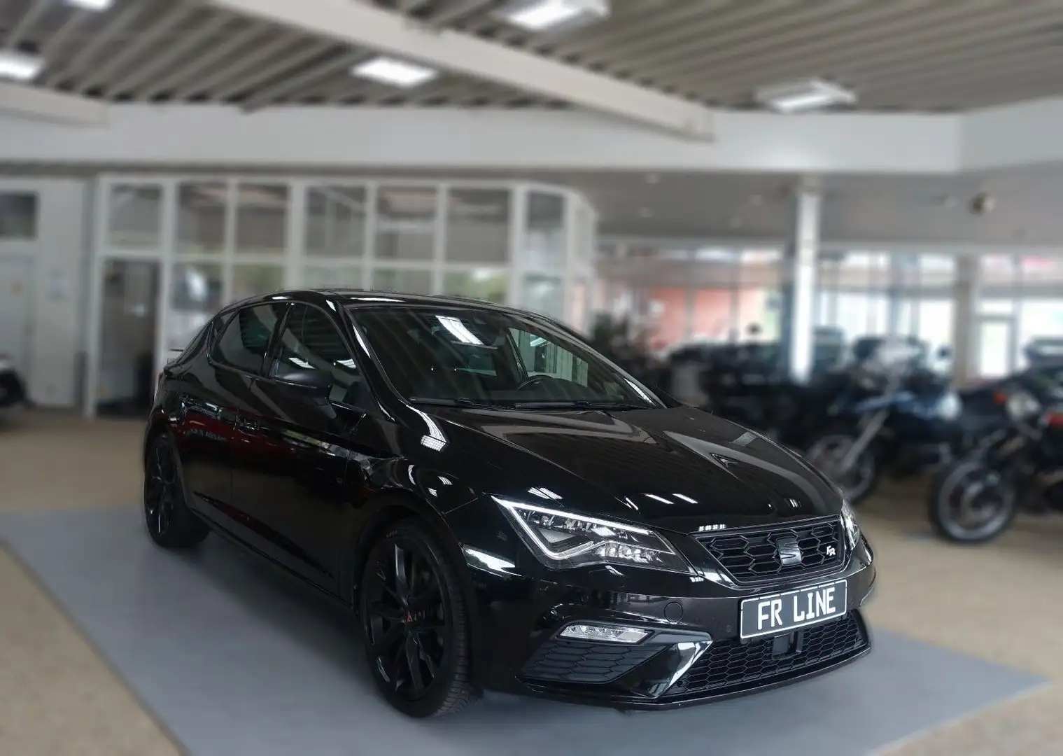 SEAT Leon FR black Edition NAV ViCo LED KAM KEYL PANO Schwarz - 2