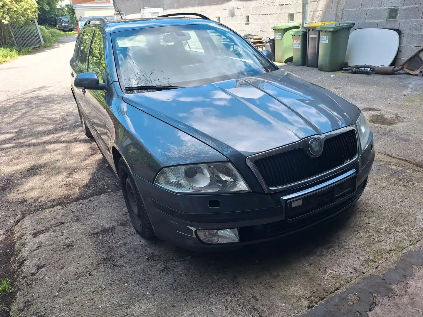 Skoda Octavia Combi 2.0 TDI PD DSG Elegance Grau - 1