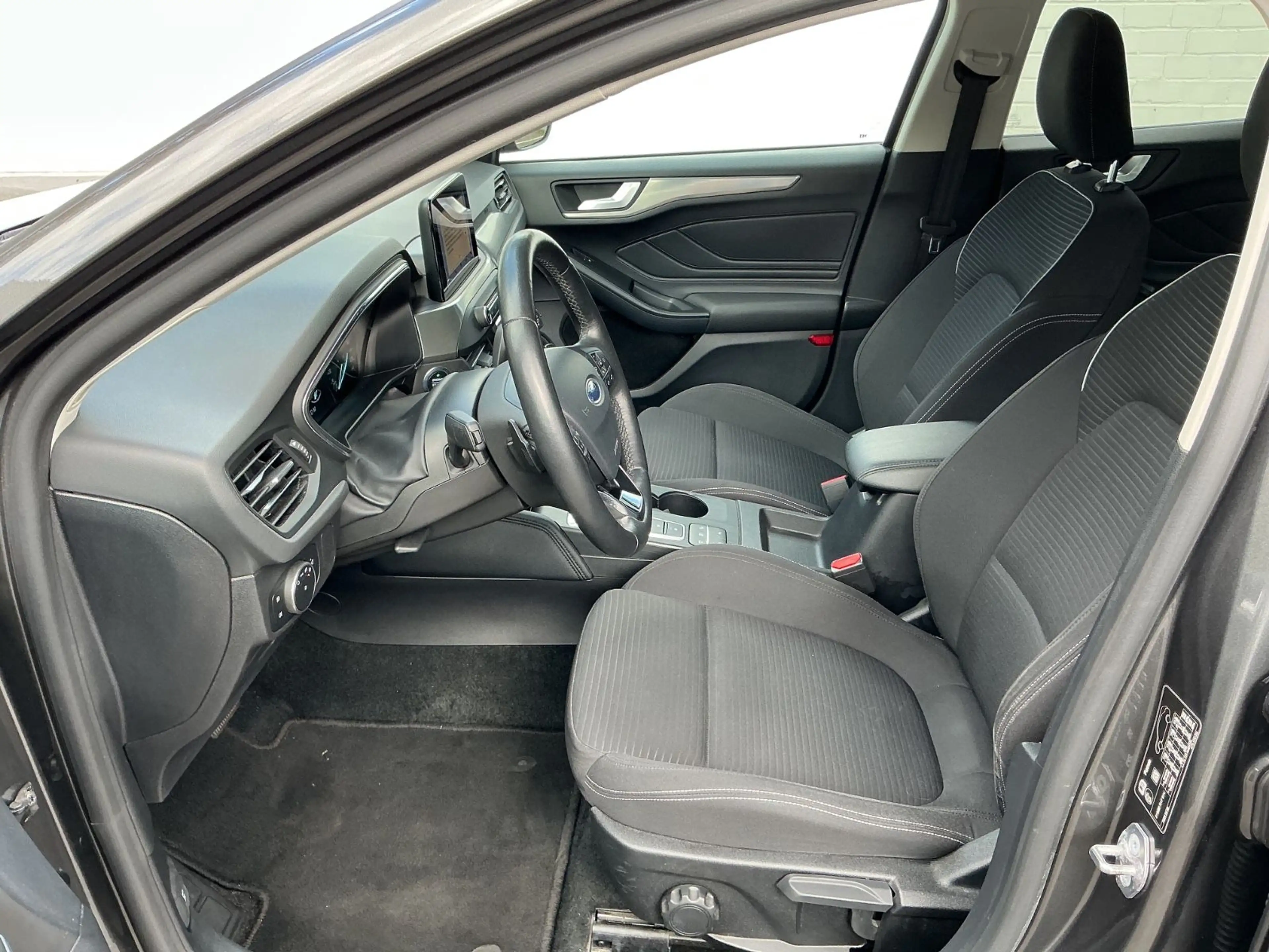 Ford Focus Turnier Titanium — photo 11