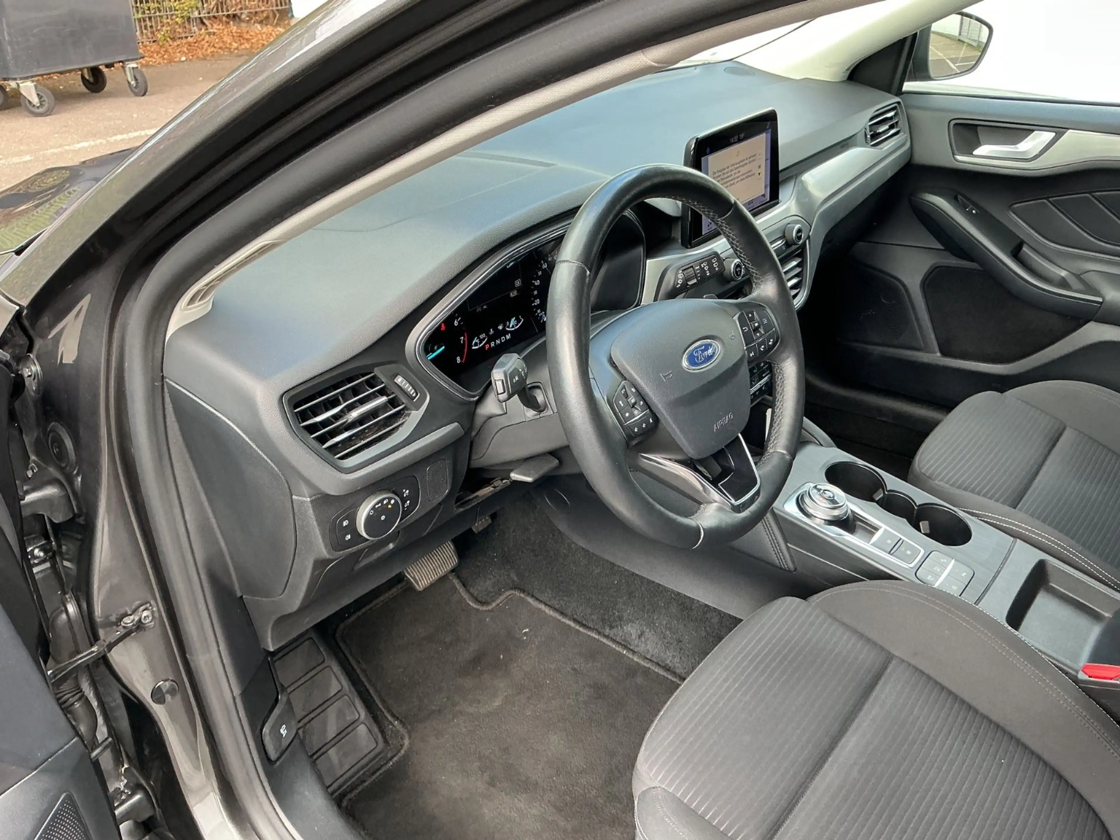 Ford Focus Turnier Titanium — photo 12
