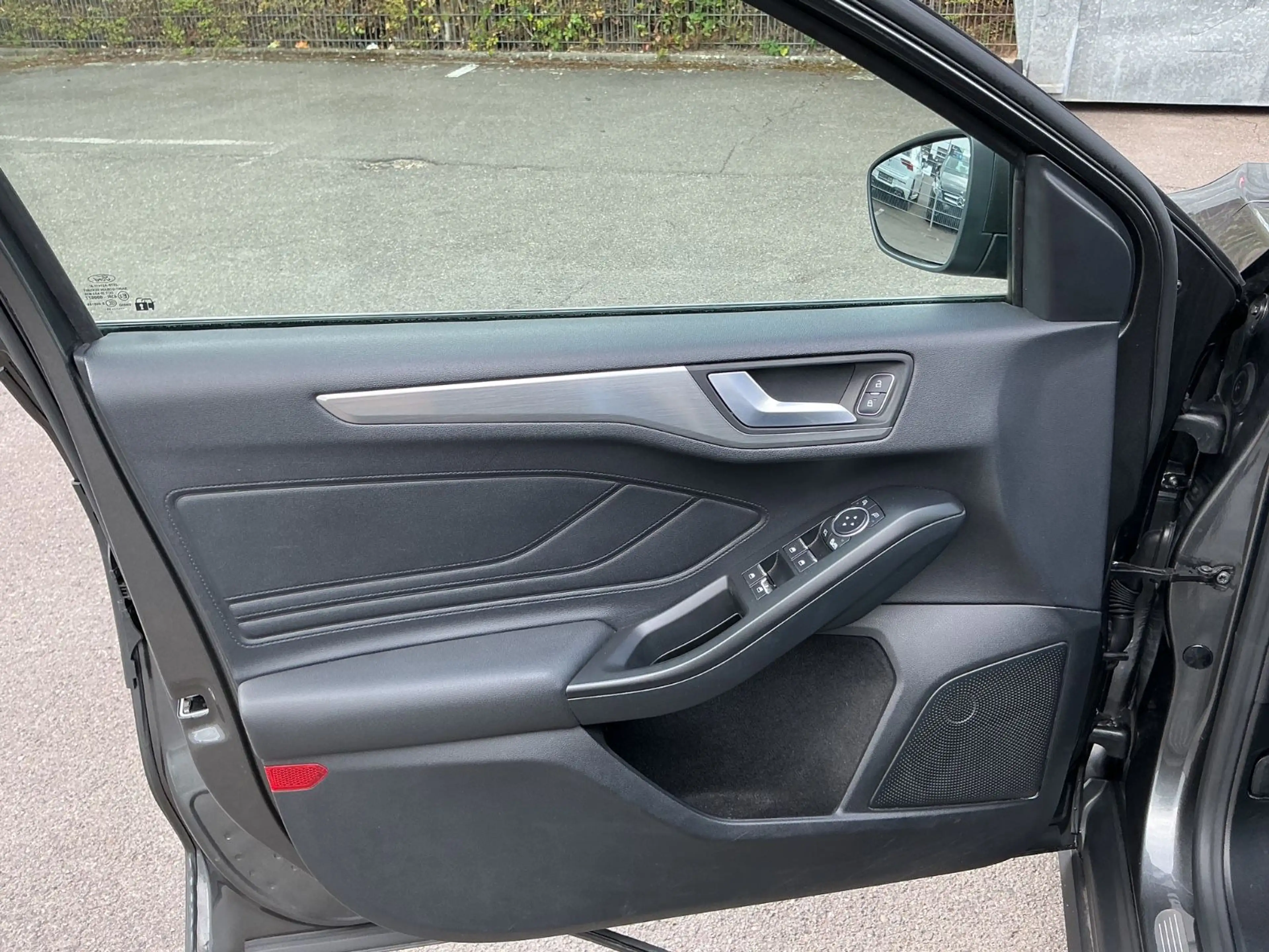 Ford Focus Turnier Titanium — photo 14
