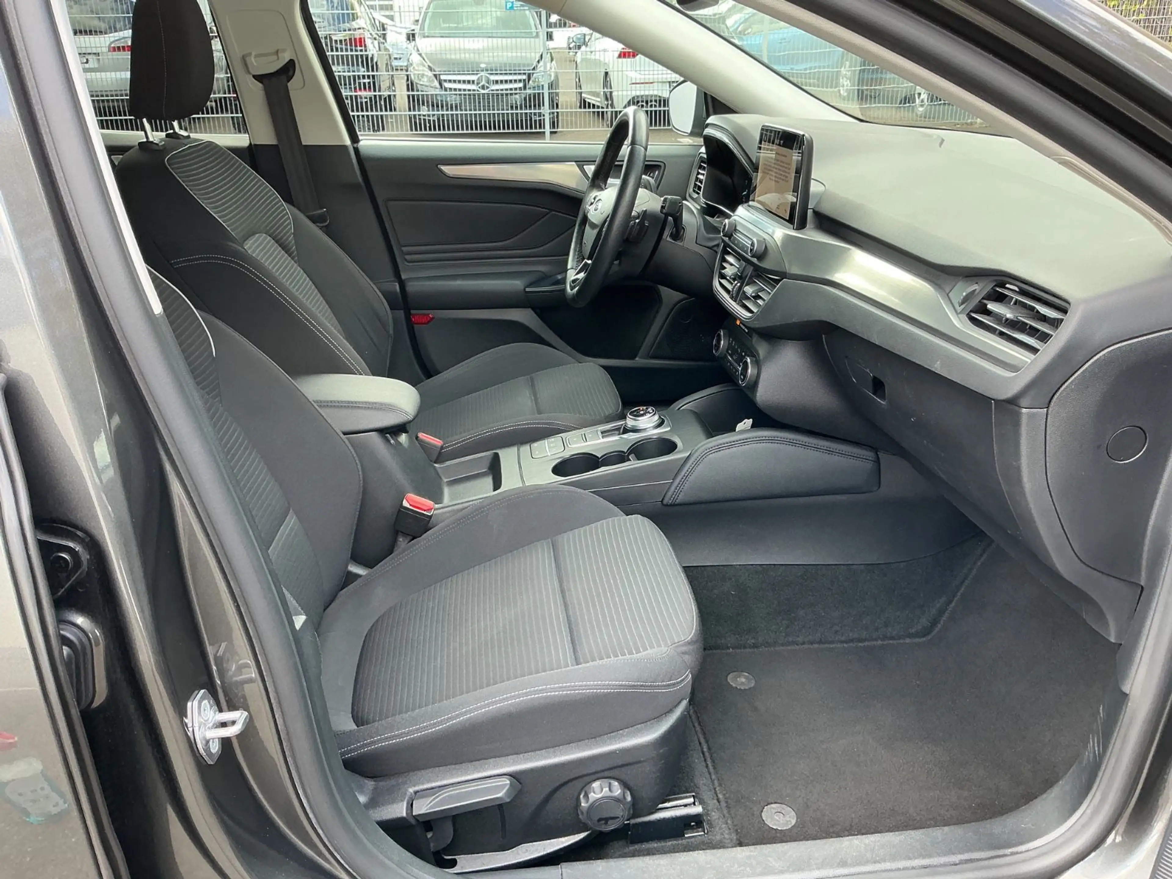 Ford Focus Turnier Titanium — photo 15