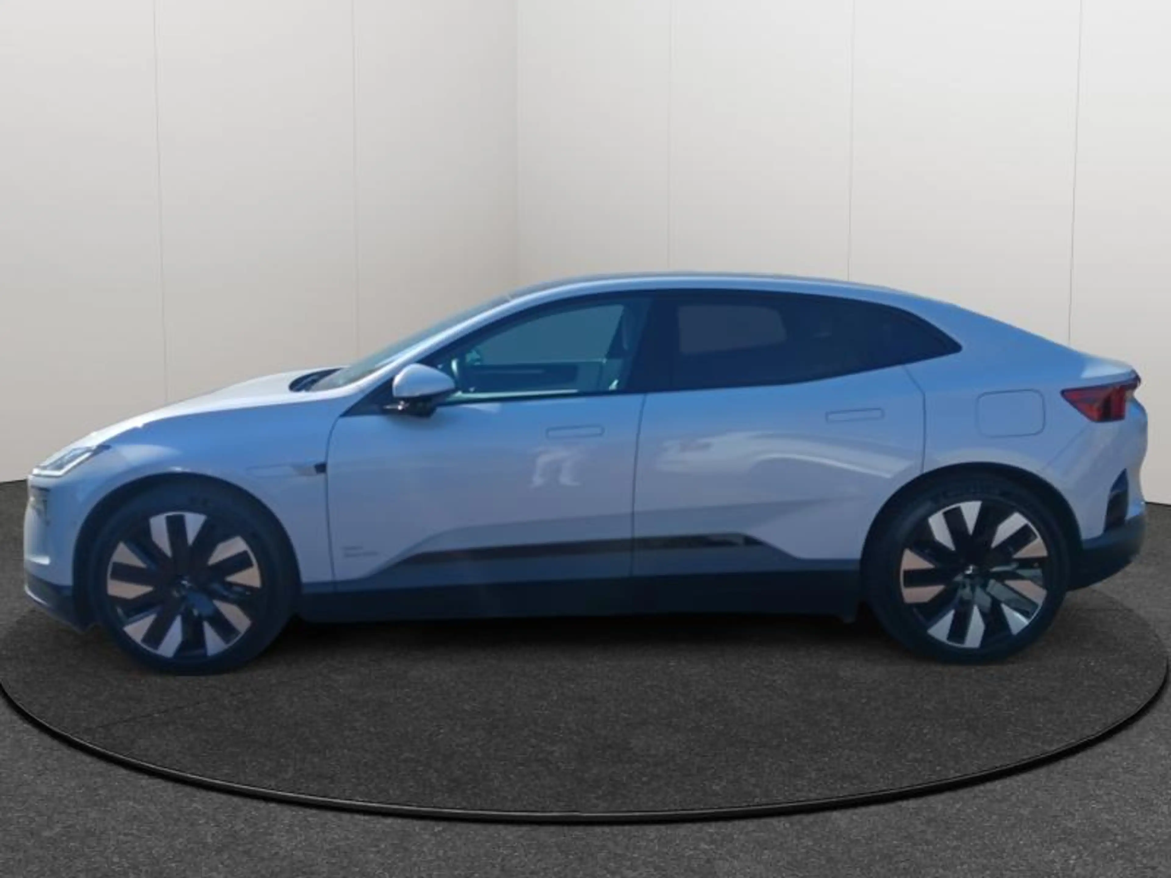 Polestar 4 Long range dual | Plus | Nappa — photo 2