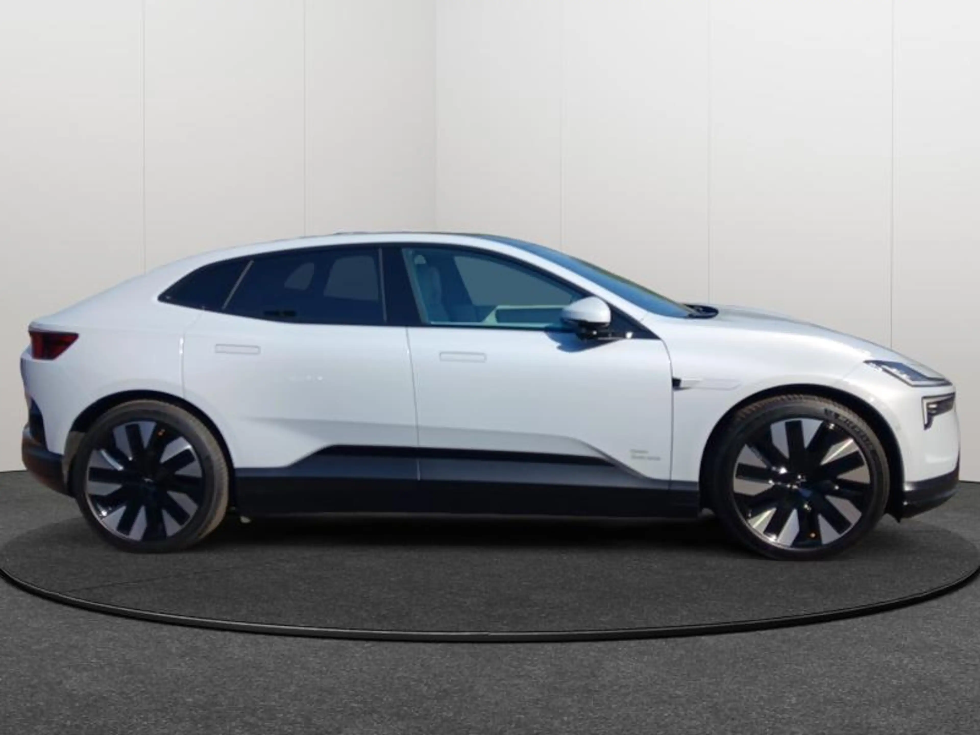 Polestar 4 Long range dual | Plus | Nappa — photo 6