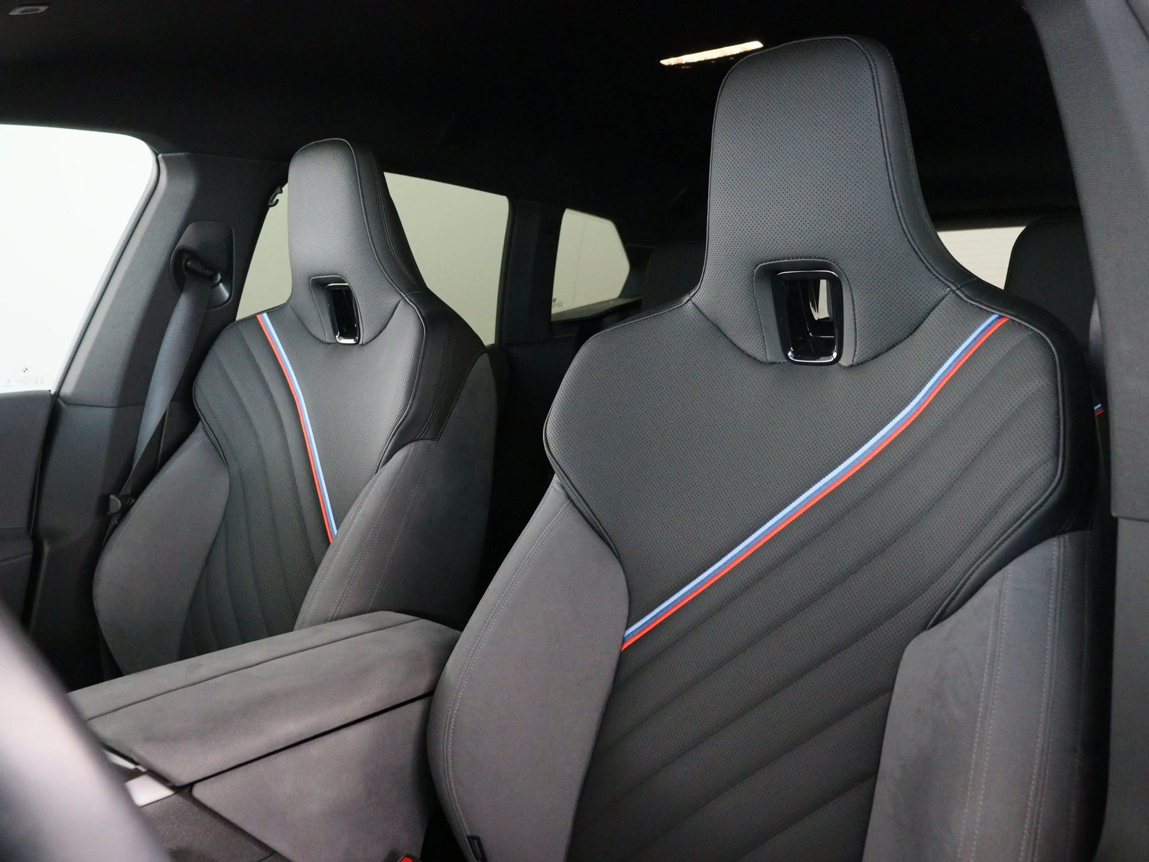 BMW iX xDrive45 101 kWh — photo 6