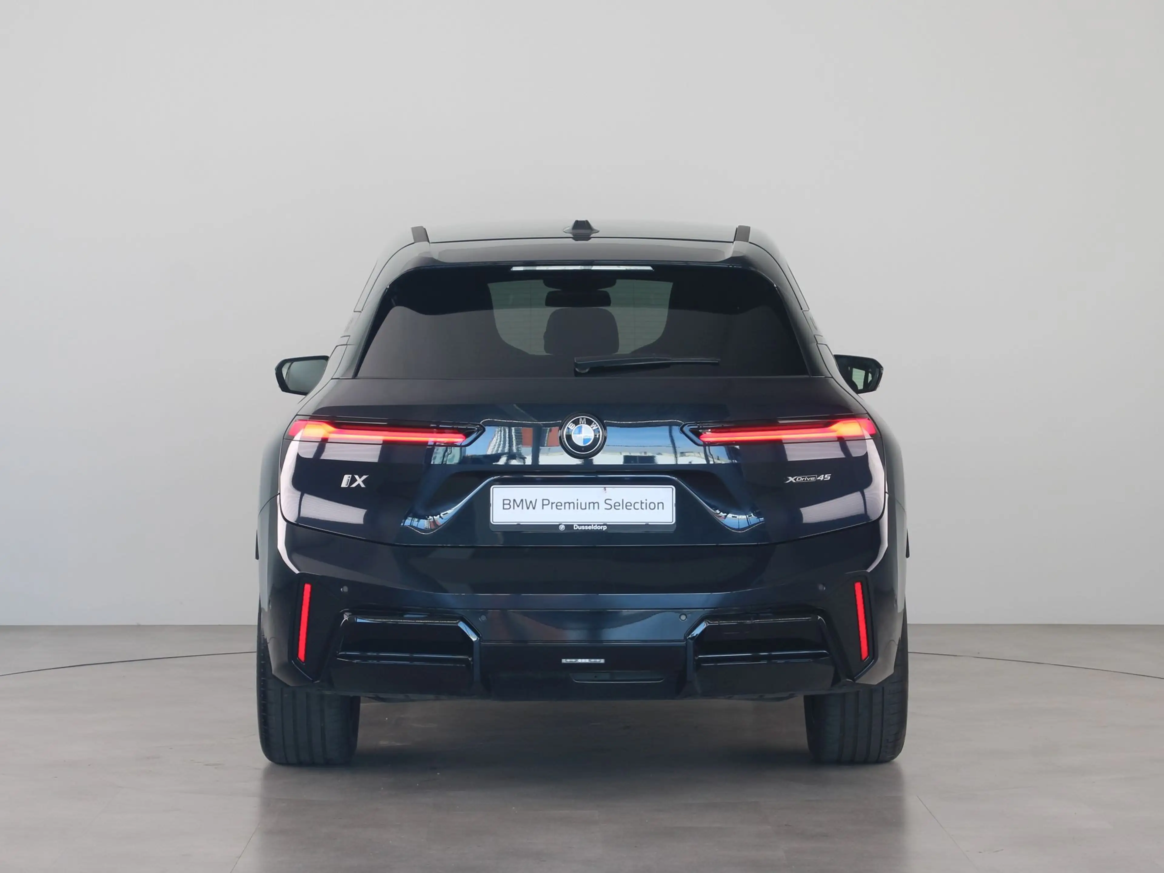 BMW iX xDrive45 101 kWh — photo 11
