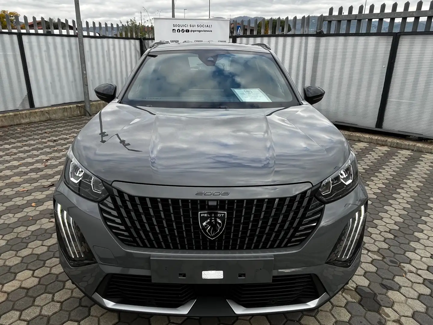 Peugeot 2008 2008 1.2 100CV puretech Allure COME NUOVA Grigio - 2
