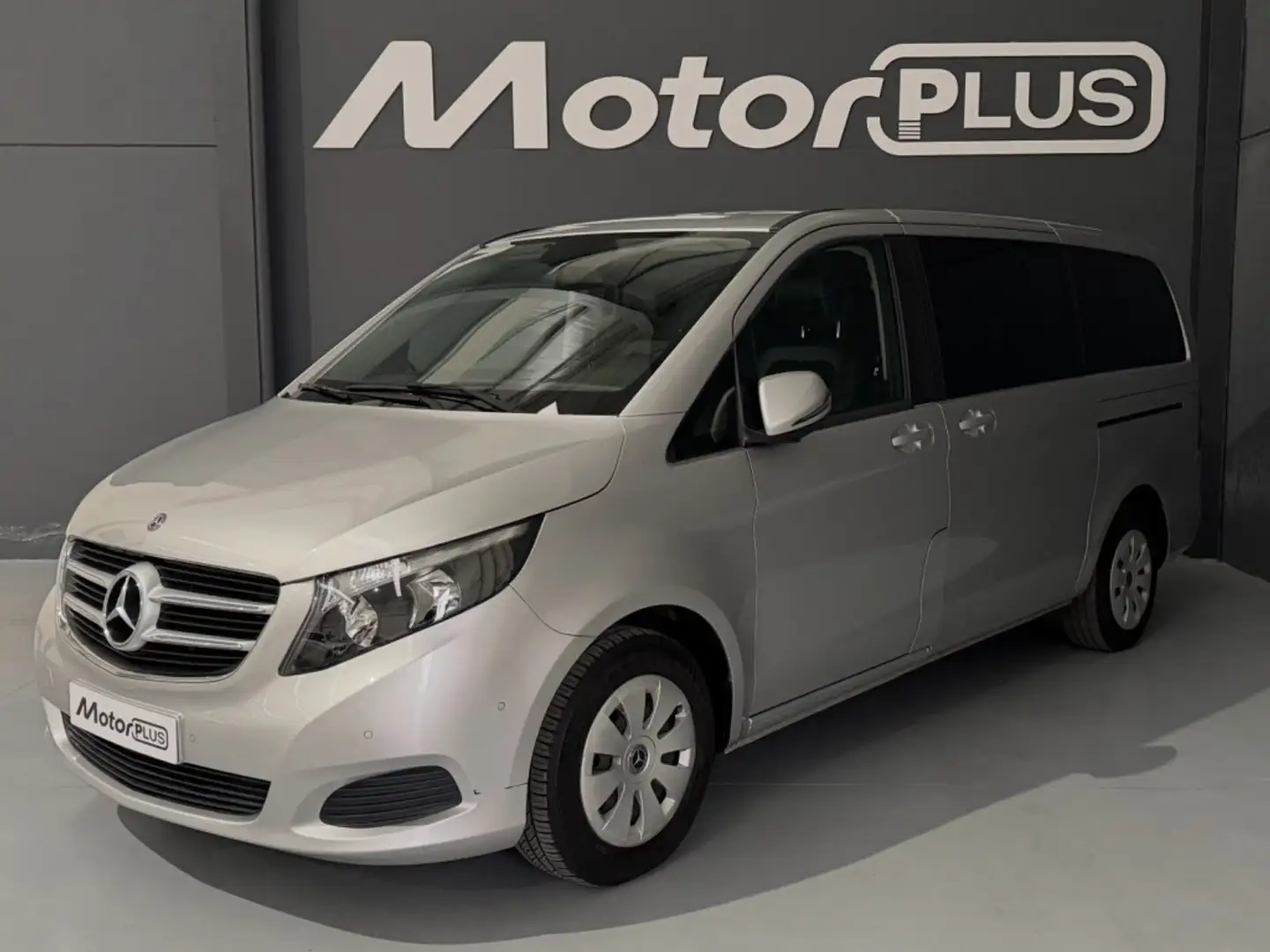 Mercedes-Benz V 220 220d Largo Avantgarde Gris - 2