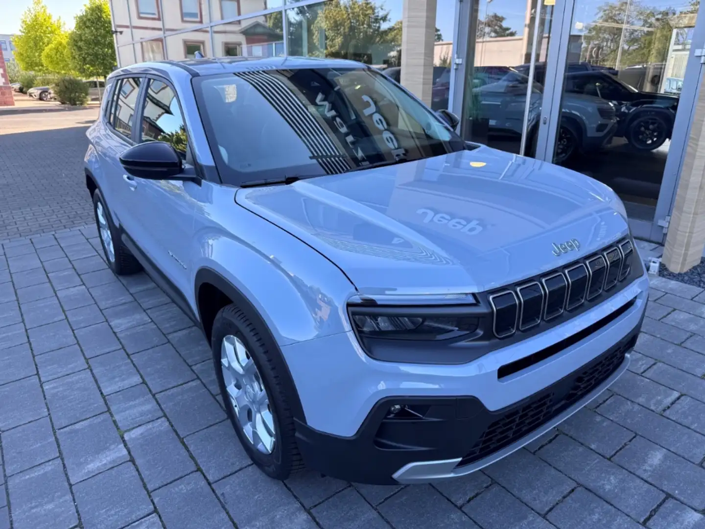Jeep Avenger Altitude 1.2 Winter NAVI Allwetter Digitales Cockp Grau - 2