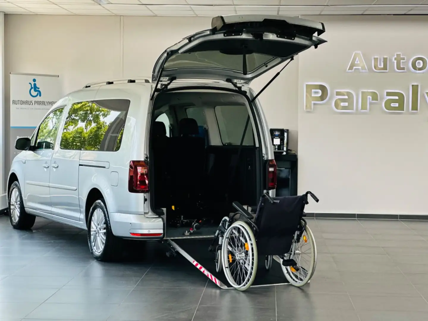 Volkswagen Caddy Maxi Rollstuhlgerecht-Rampe + E-Sitz Plateado - 1