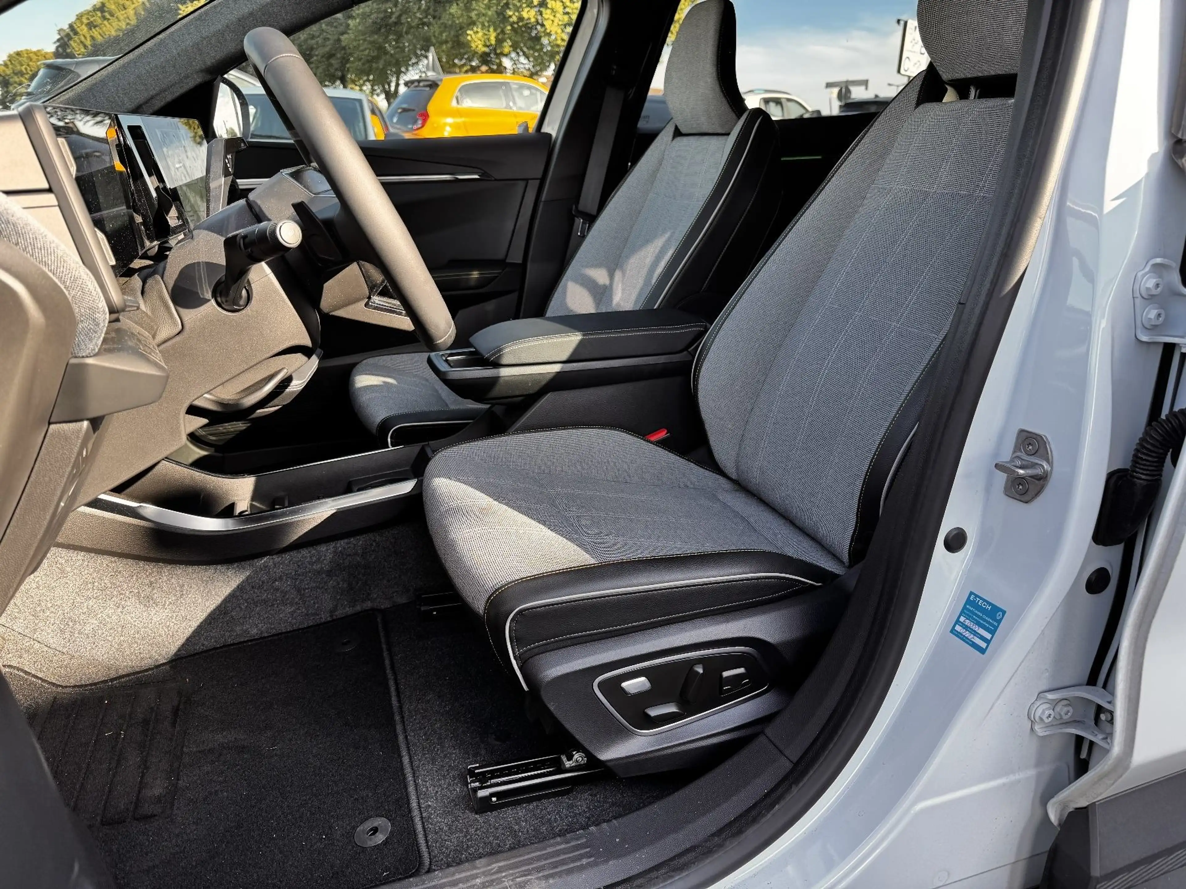Renault Scenic E-Tech 220 LONG RANGE — photo 15
