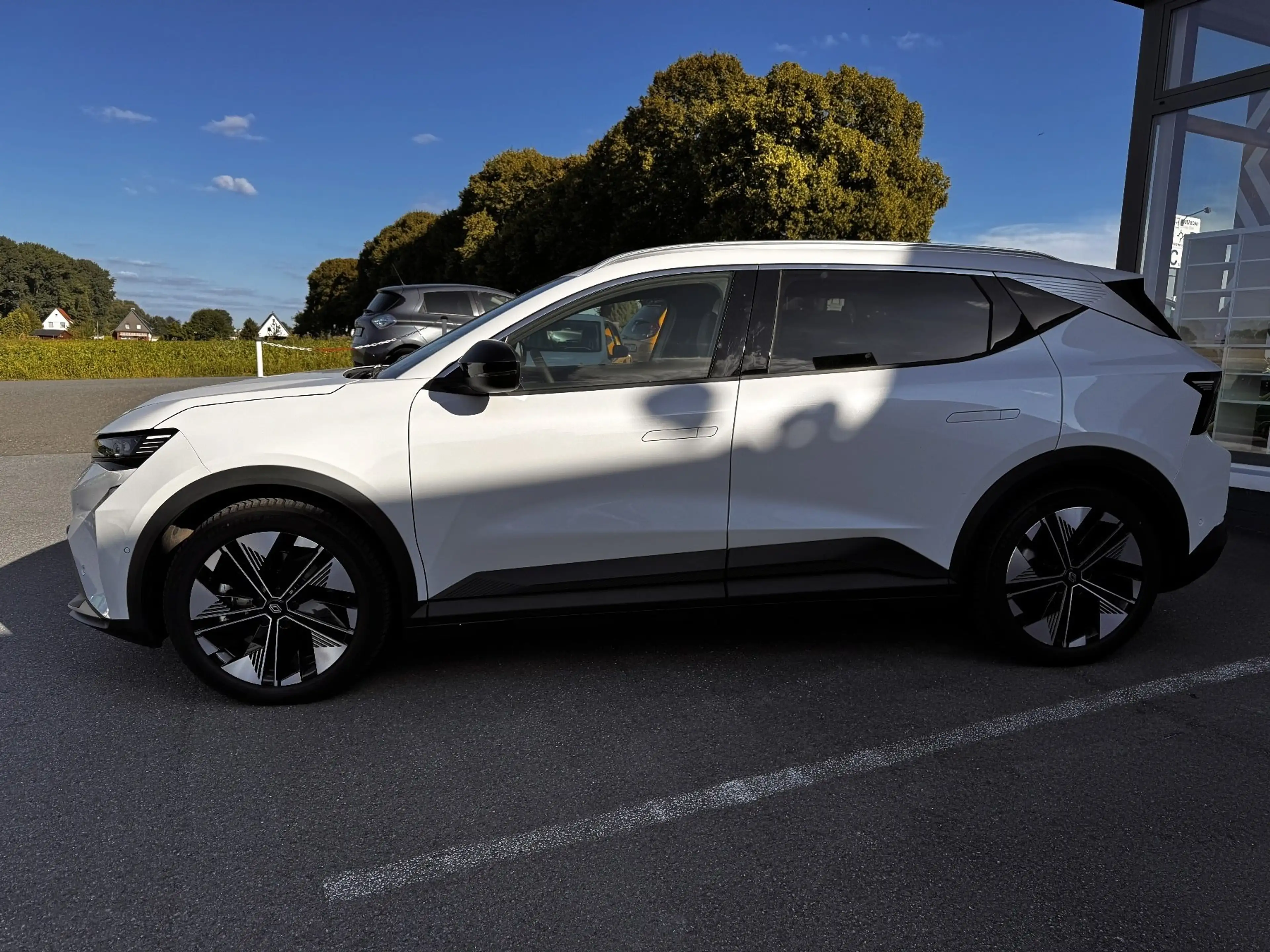 Renault Scenic E-Tech 220 LONG RANGE — photo 2