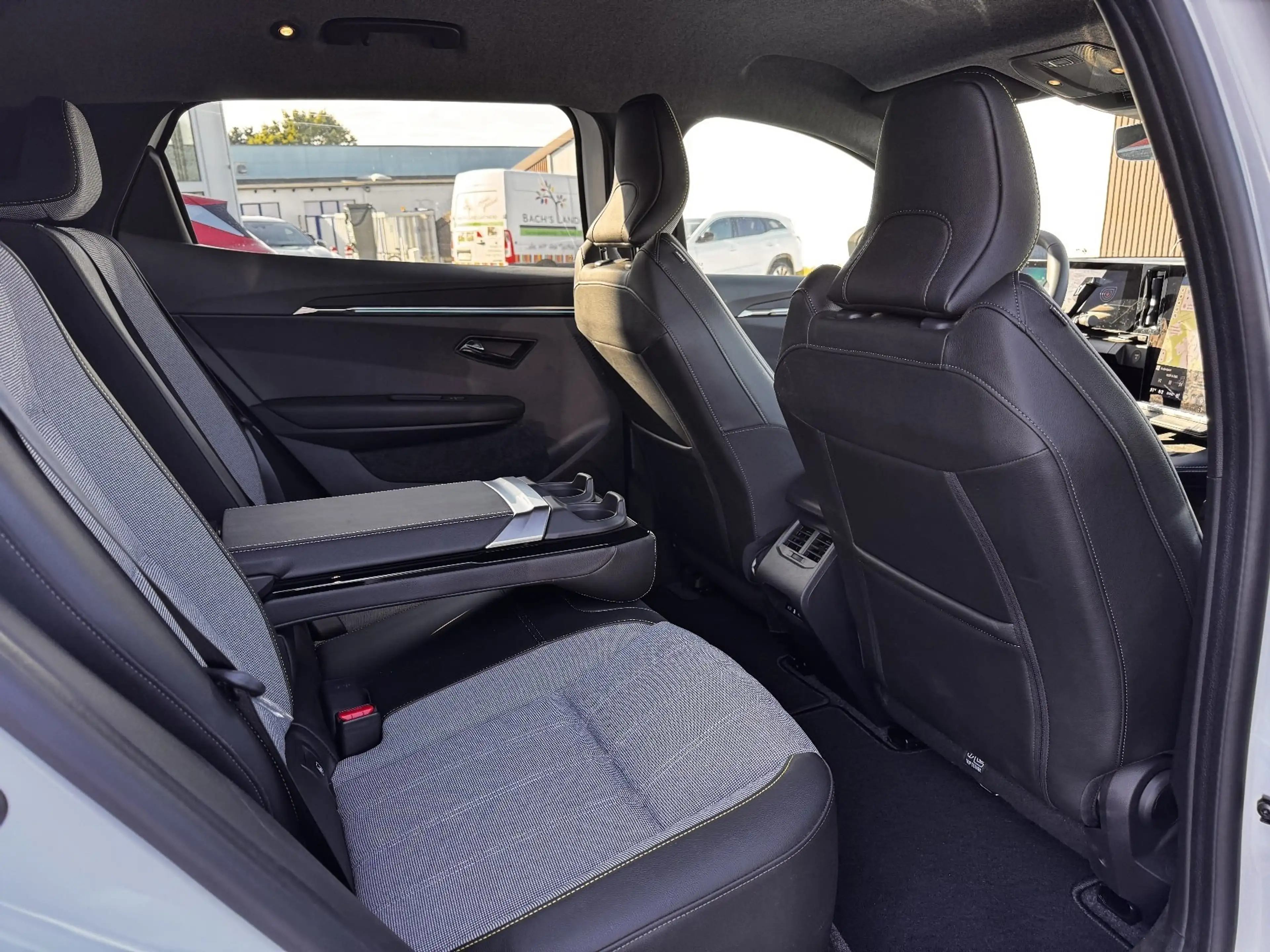 Renault Scenic E-Tech 220 LONG RANGE — photo 9