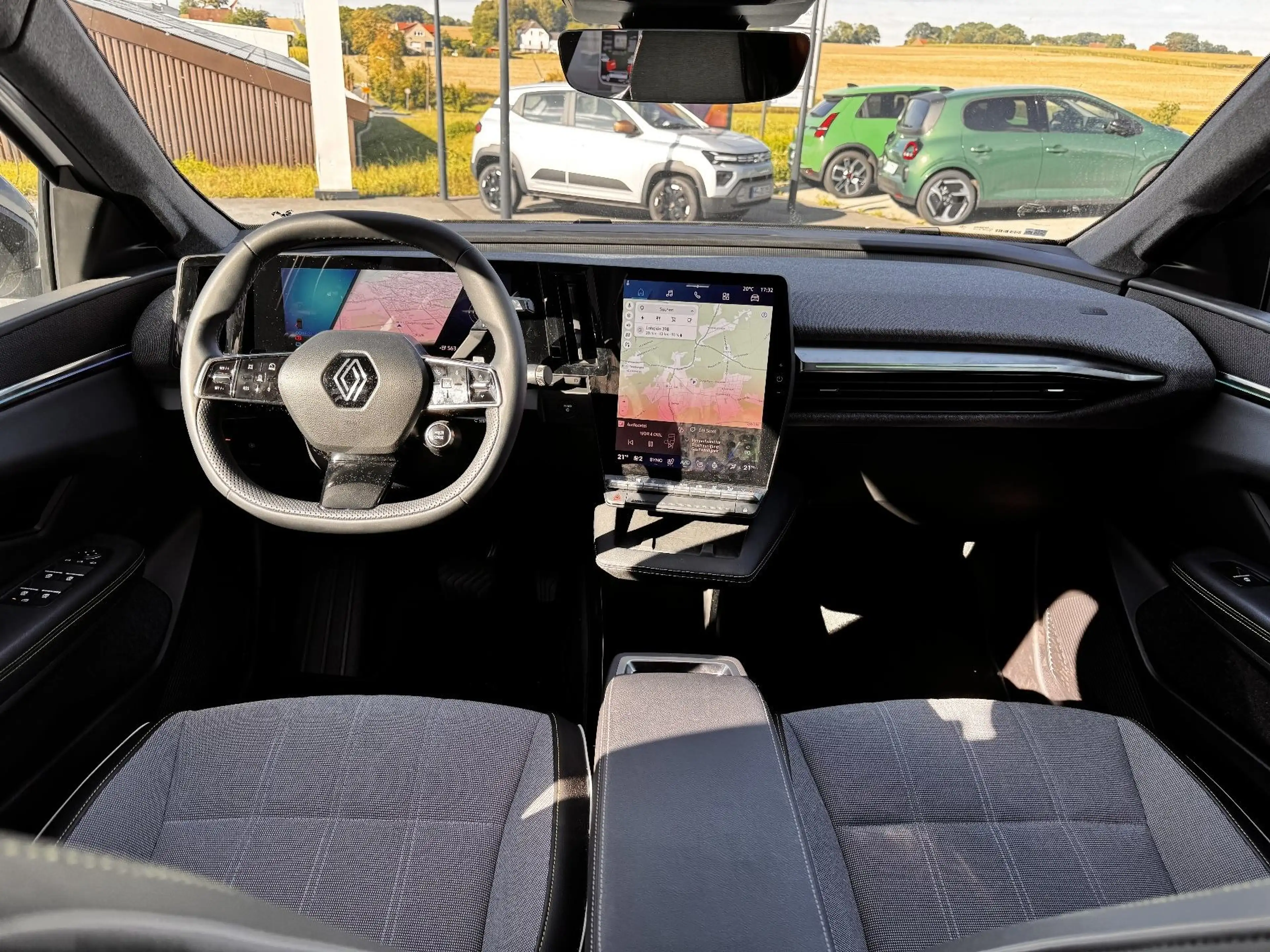 Renault Scenic E-Tech 220 LONG RANGE — photo 13