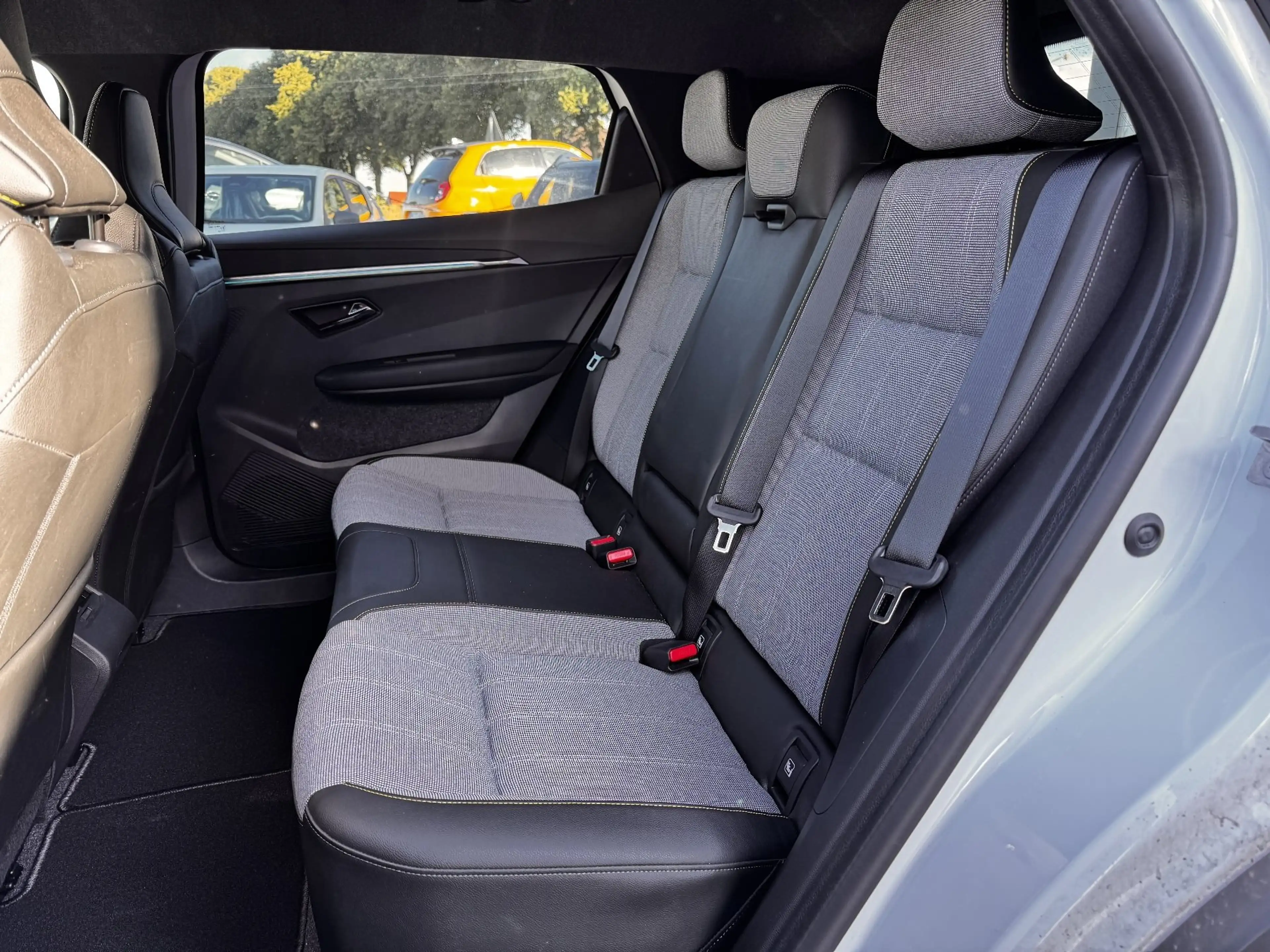 Renault Scenic E-Tech 220 LONG RANGE — photo 12