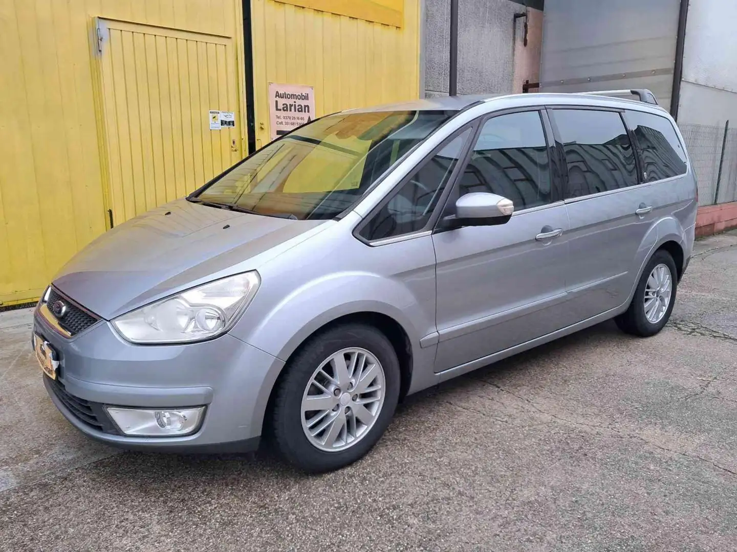Ford Galaxy 2.0 TDCi 140 CV Ghia 7 posti NEOPAENTATI Grigio - 2
