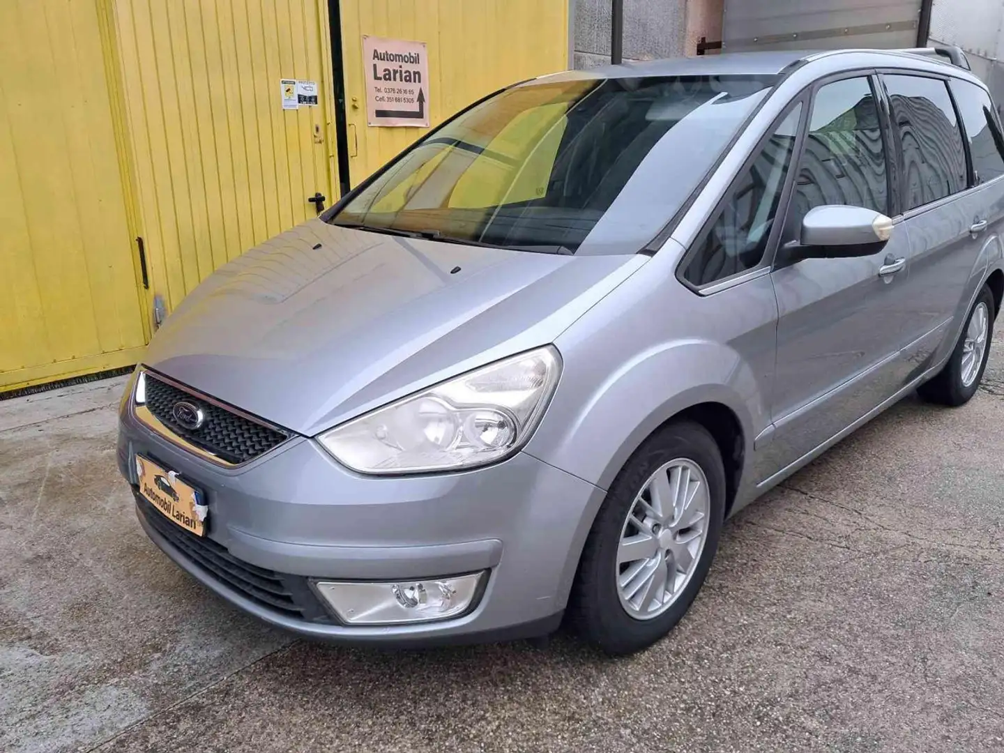 Ford Galaxy 2.0 TDCi 140 CV Ghia 7 posti NEOPAENTATI Grigio - 1