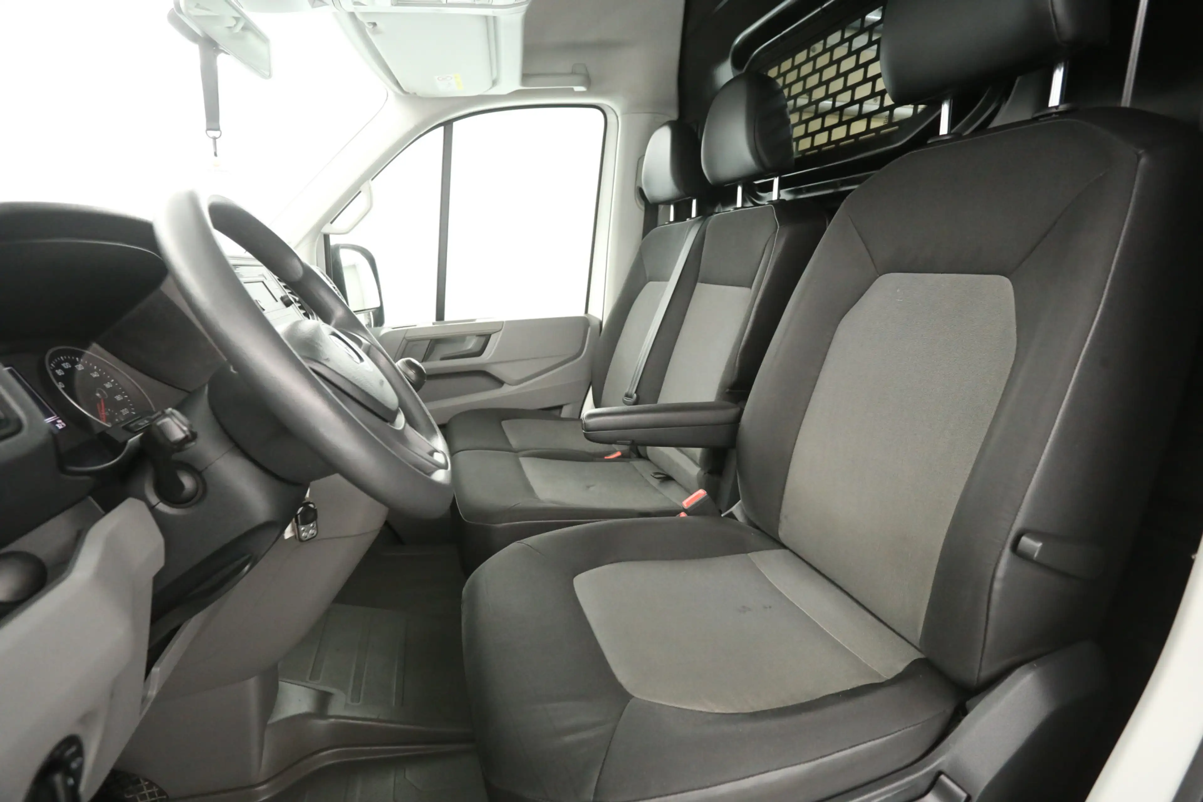 Volkswagen Crafter 2.0 TDI L3H3 140PK | Airco | Cruise | Parkeersens. — photo 9