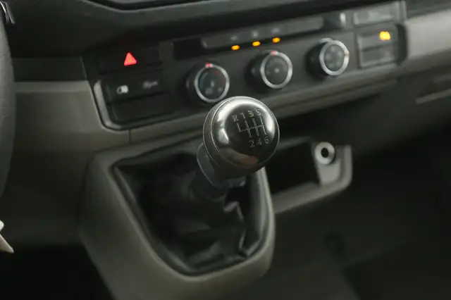 Volkswagen Crafter view 17