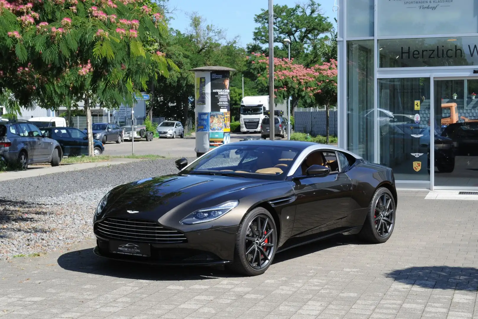 Aston Martin DB11 V12/B&O/Luxury Pak/CEO Edition/1a/Garantie! Hnědá - 1
