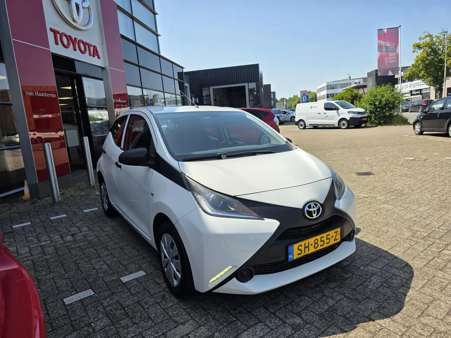 Toyota Aygo 1.0 VVT-i 69pk 5D x-fun Wit - 2