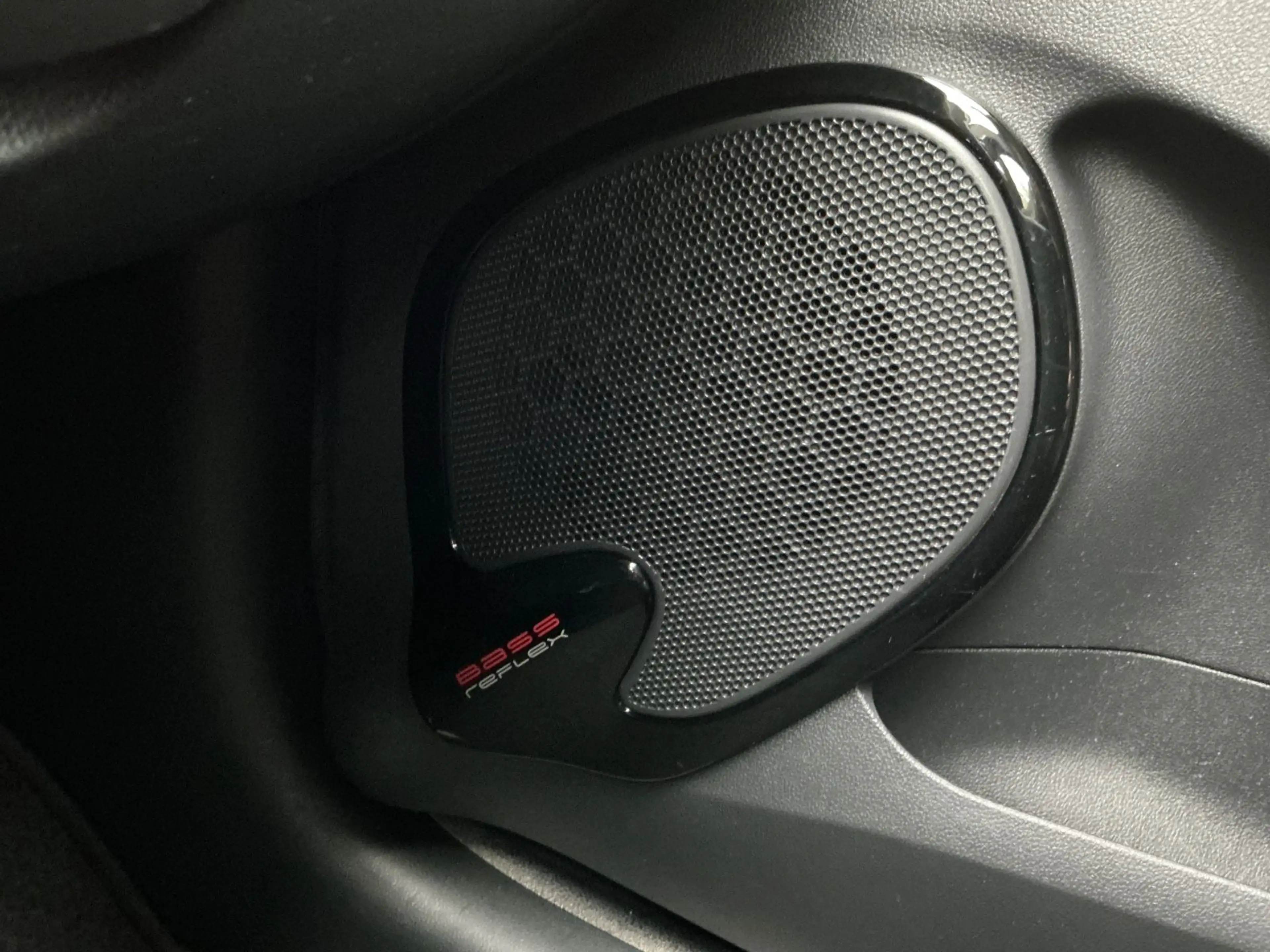 Renault Clio IV Limited BT Allwetter — photo 27