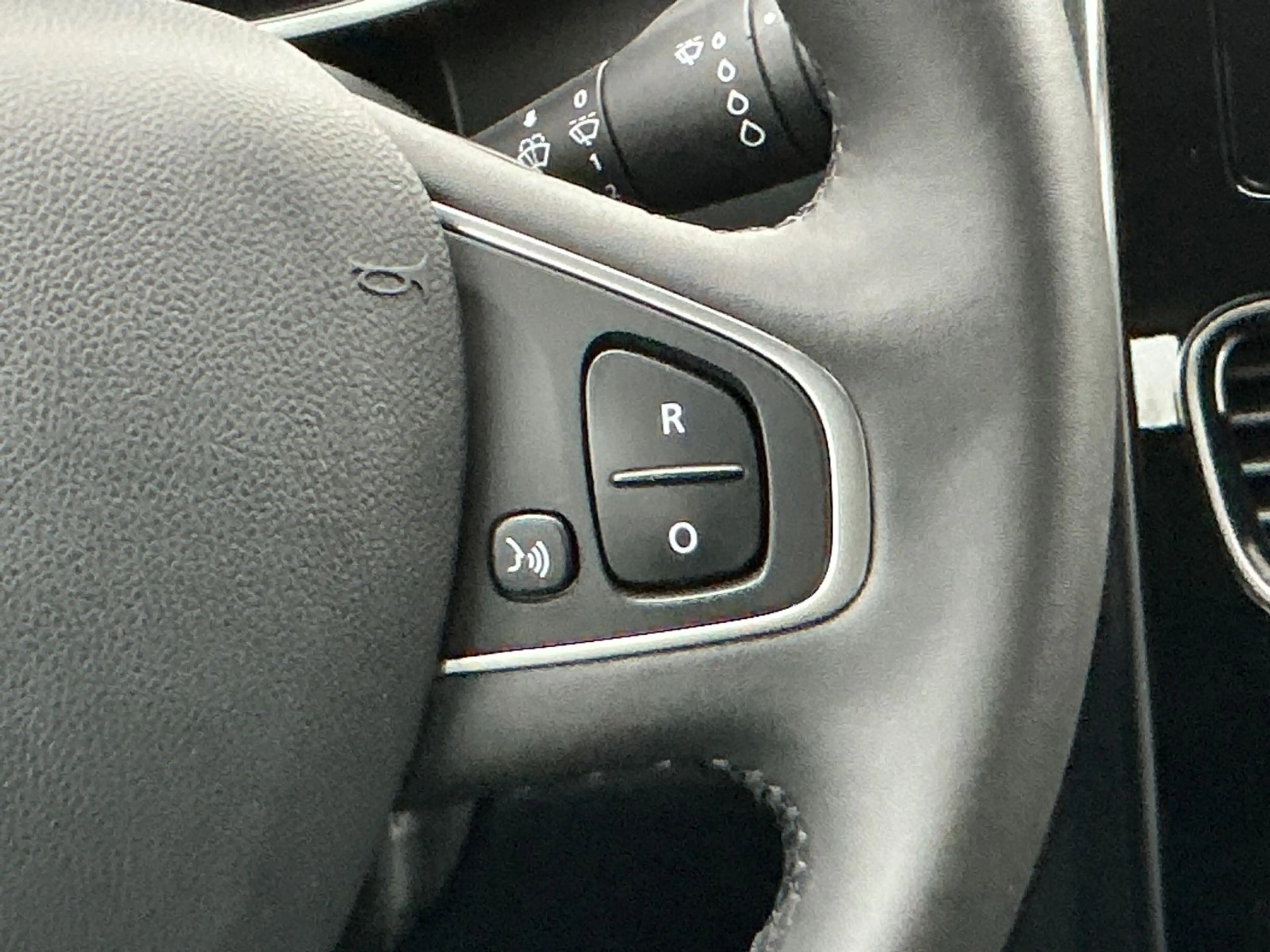 Renault Clio IV Limited BT Allwetter — photo 18