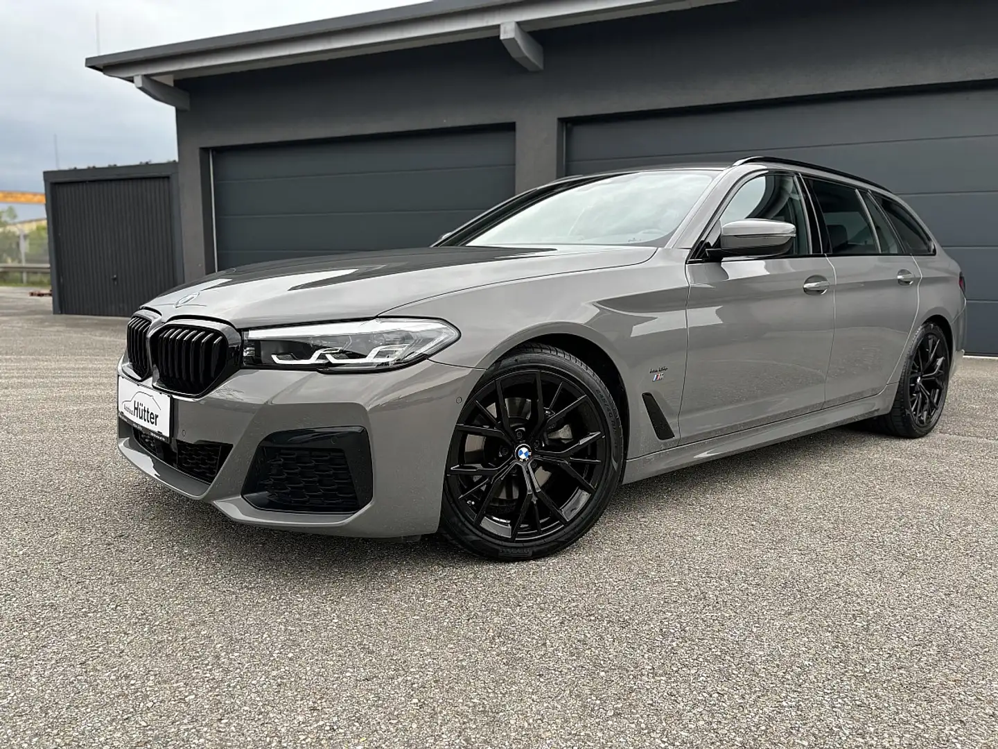 BMW 520 d 48 V Touring xDrive Aut. Grau - 2