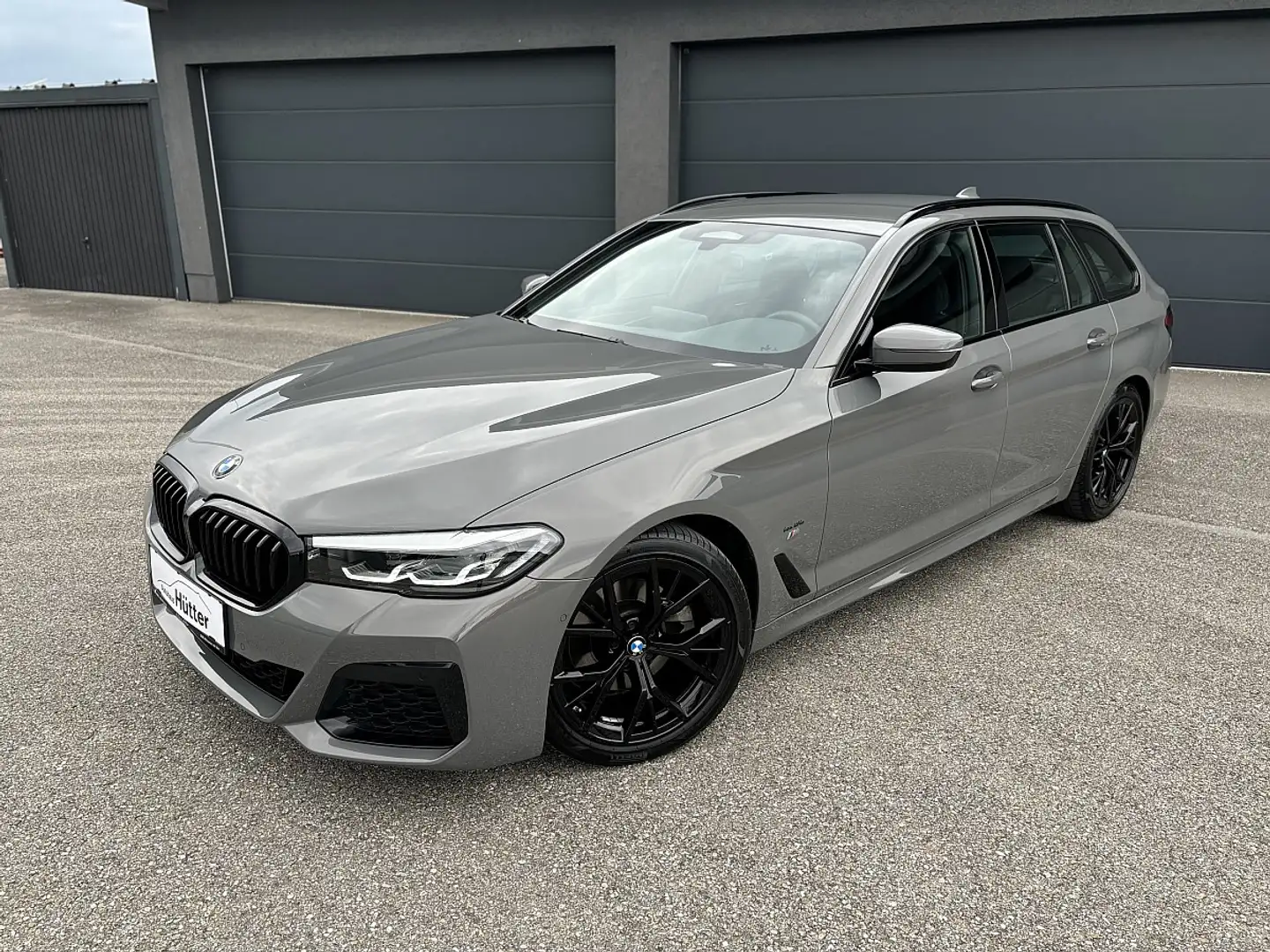 BMW 520 d 48 V Touring xDrive Aut. Grau - 1